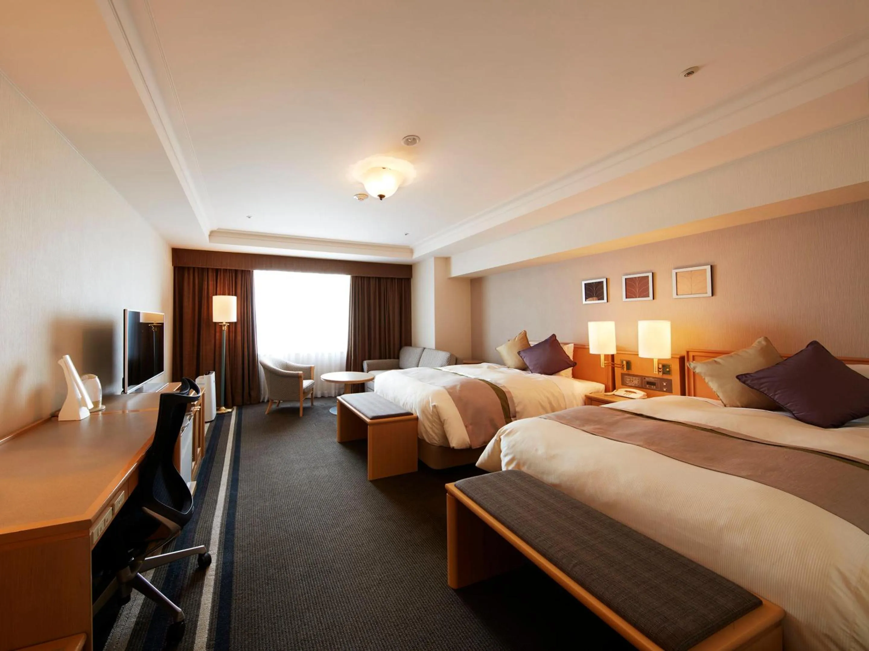 Photo of the whole room, Bed in Keio Plaza Hotel Hachioji