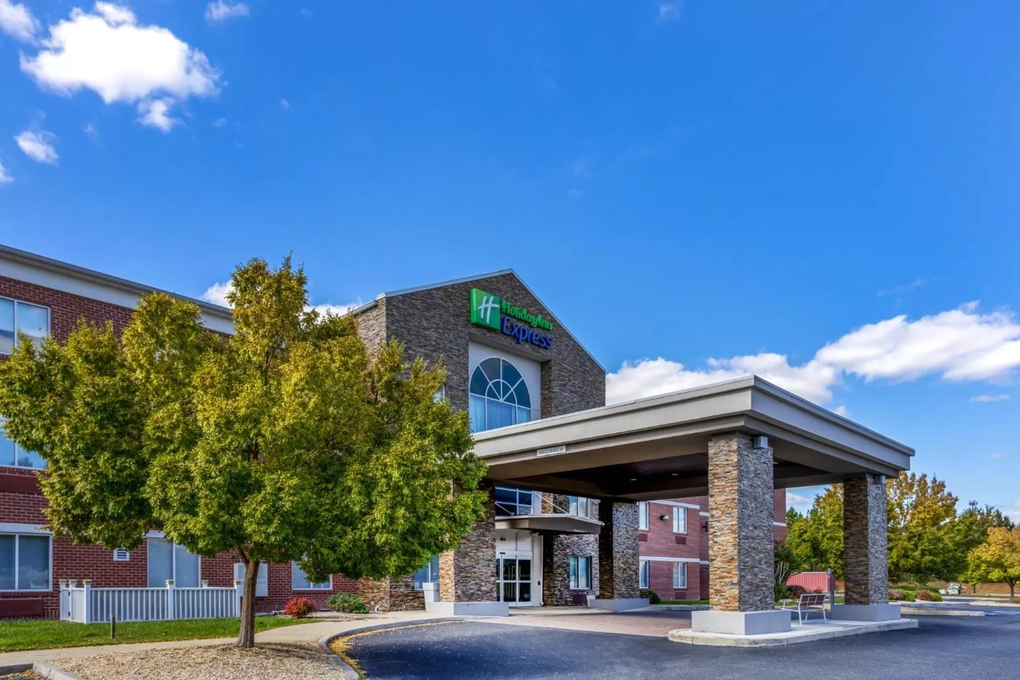 Holiday Inn Express Hotel & Suites Salisbury - Delmar by IHG