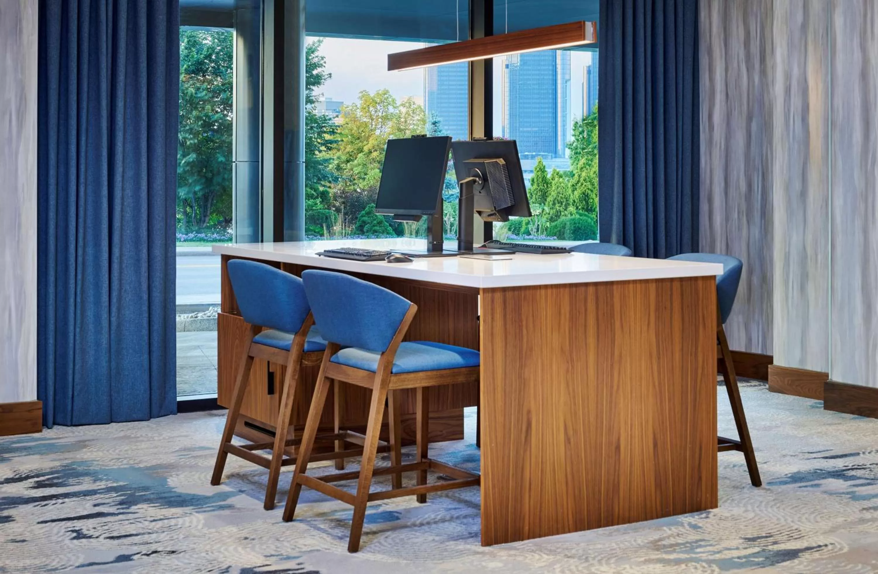 Business facilities in DoubleTree by Hilton Windsor, ON