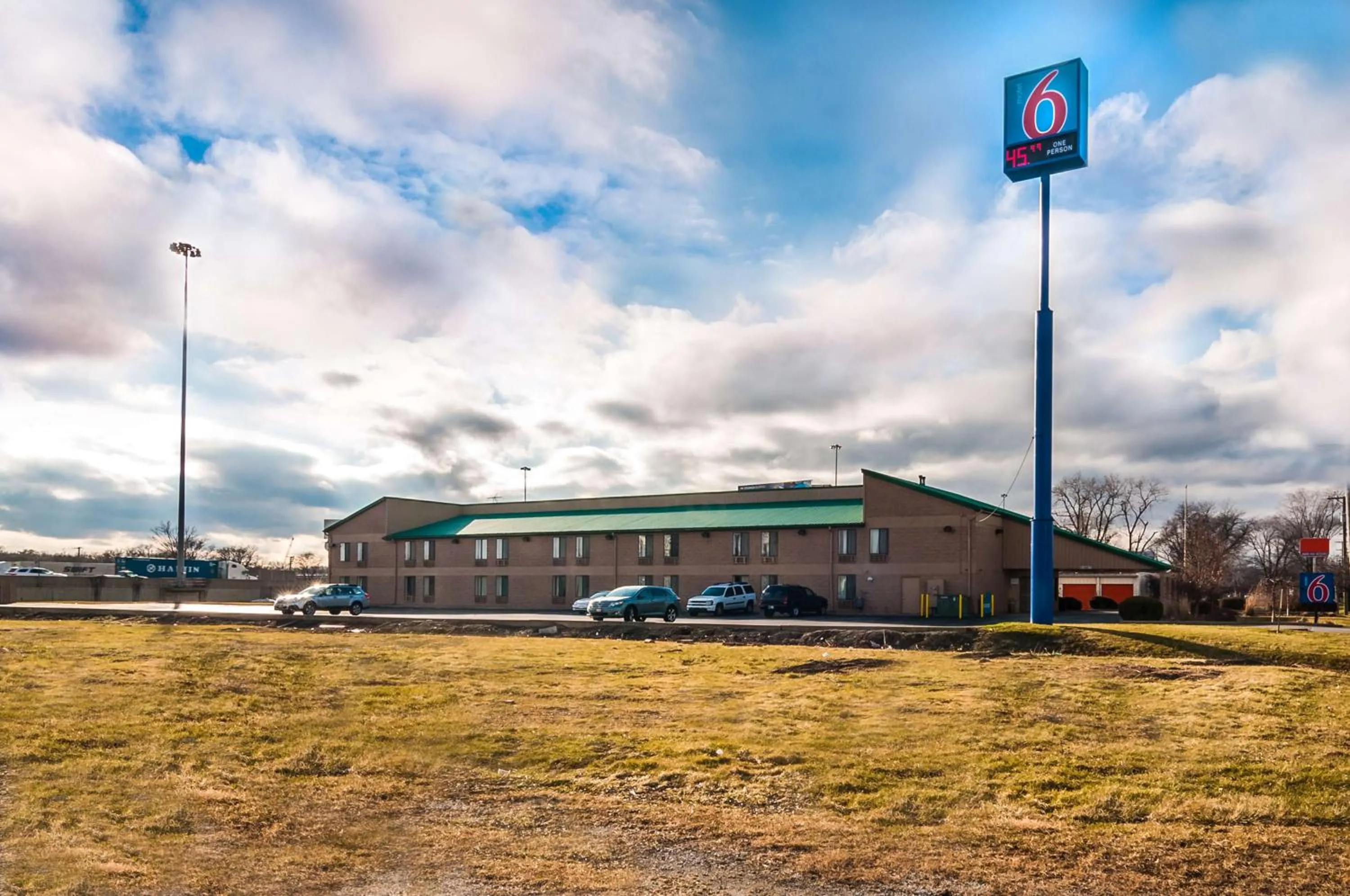 Property building in Motel 6-Lansing, IL - Chicago South