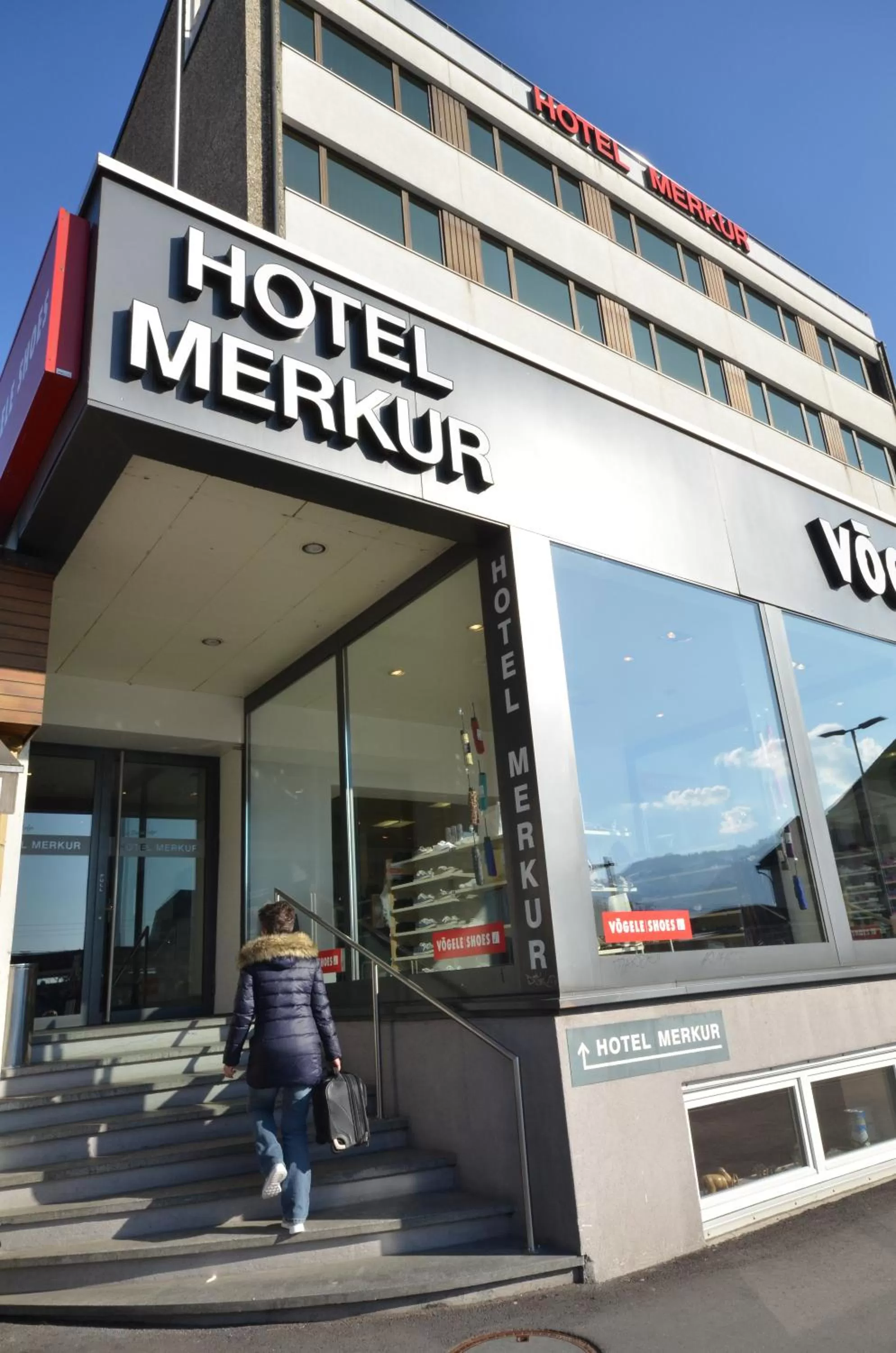 Property building in Hotel Merkur - West Station