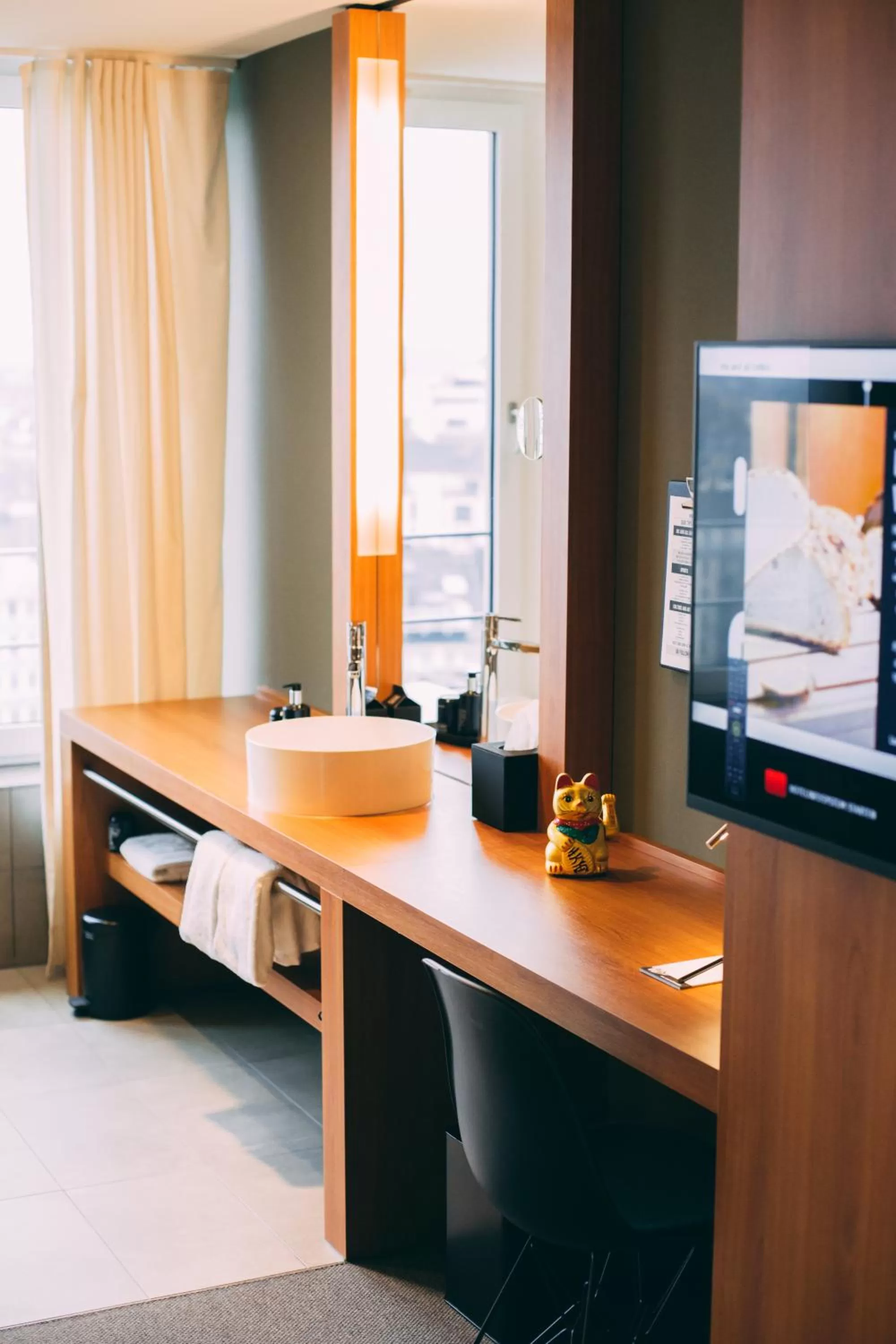 Bathroom in Me and All Hotel Dusseldorf, by Hyatt