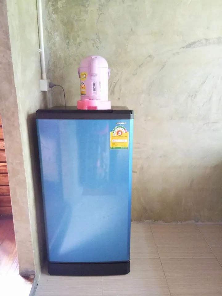 Kitchen or kitchenette in Lanta Maikeaw Bungalow