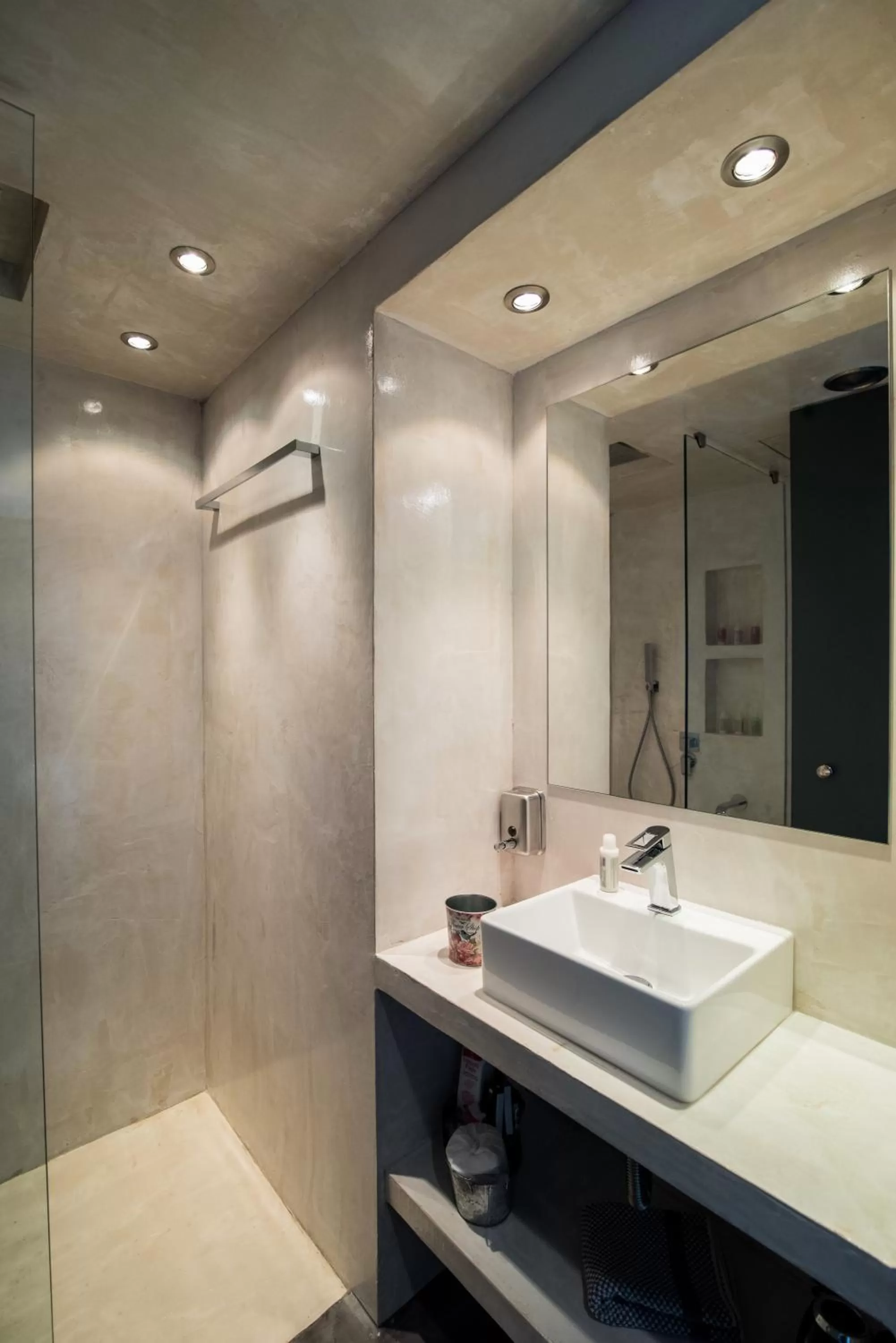 Bathroom in AthinA STREETAPARTMENTS