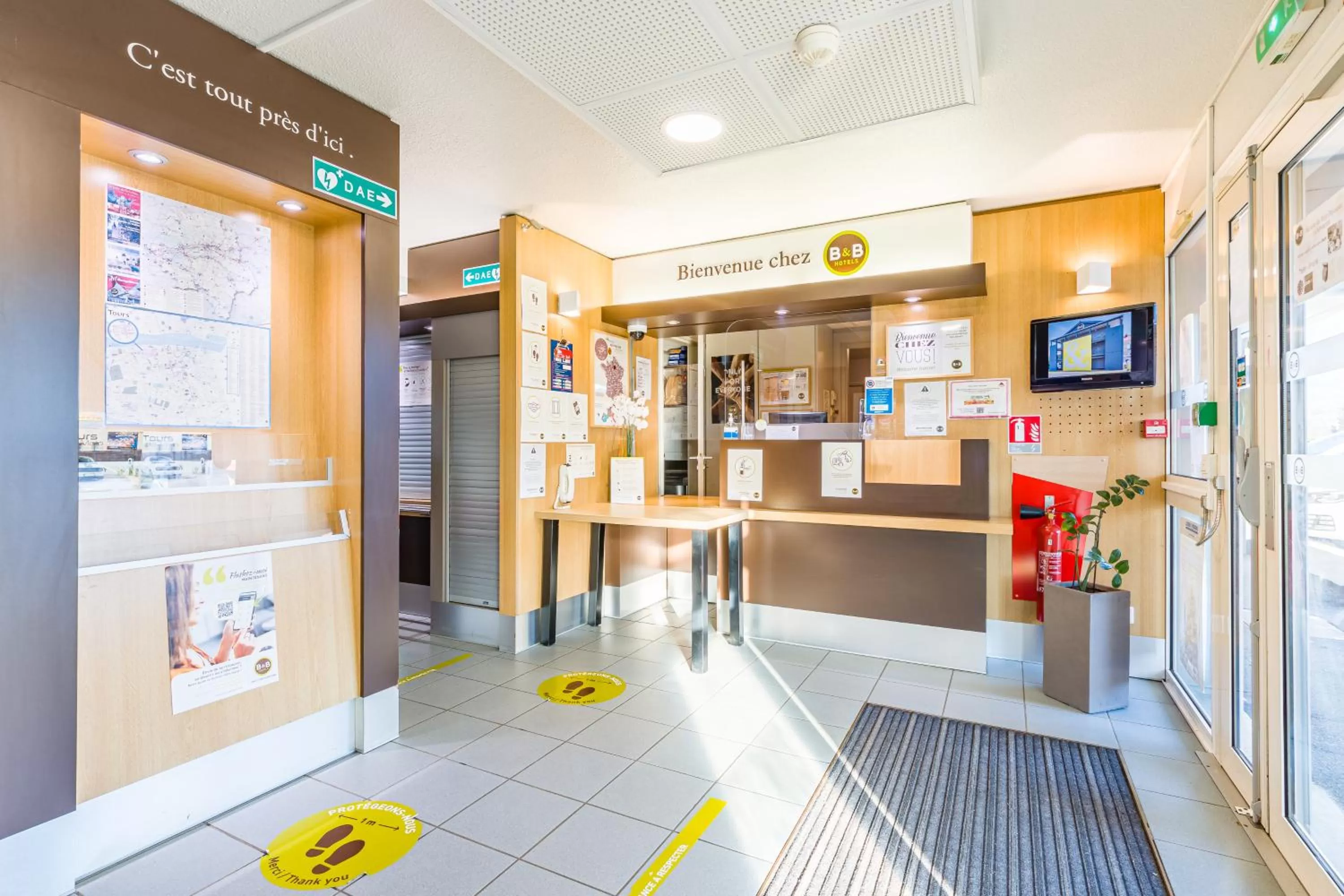 Lobby or reception in B&B HOTEL TOURS Sud Joué-lès-Tours