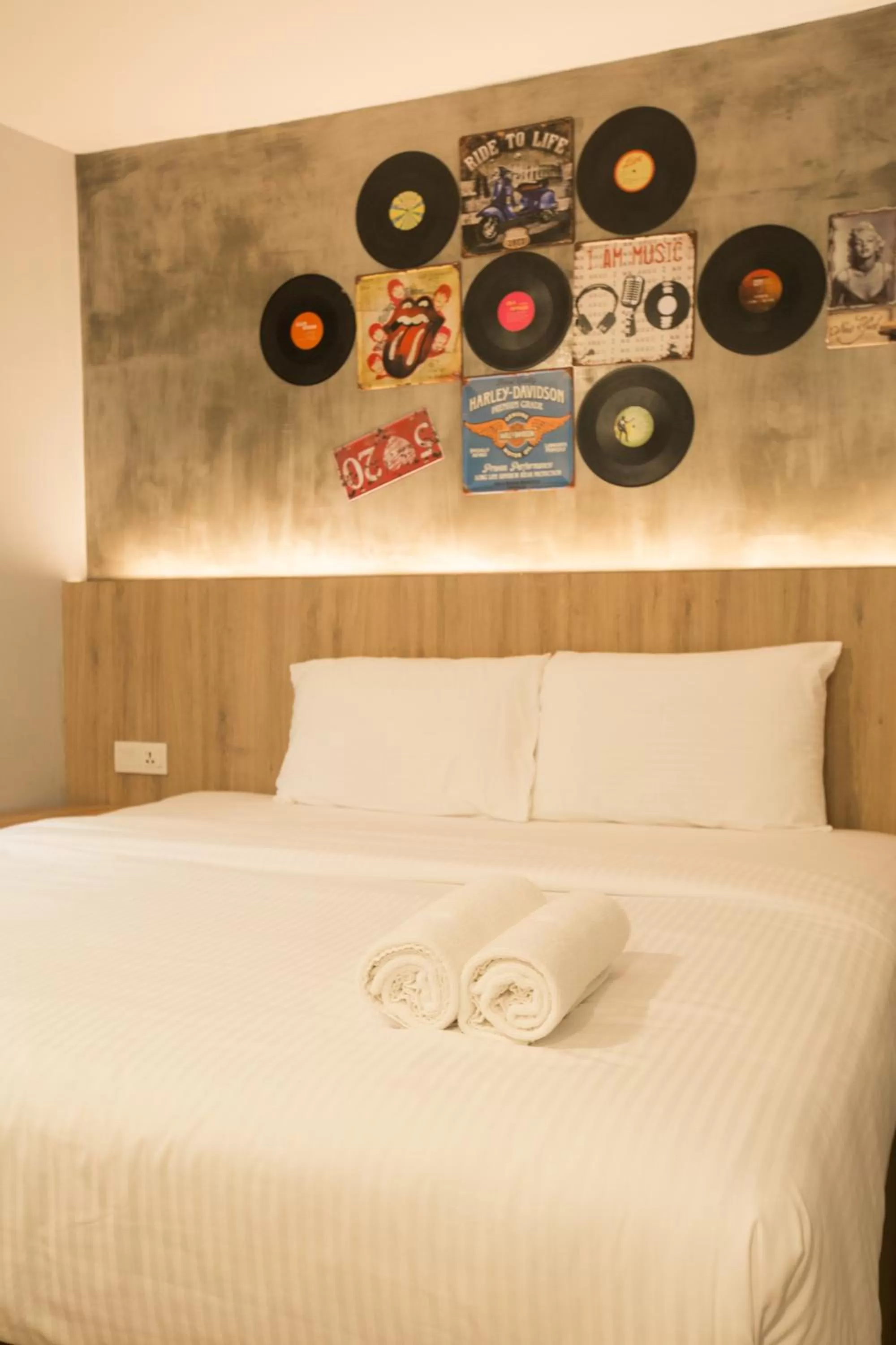 Bed in HOTEL CIQ, JALAN TRUS