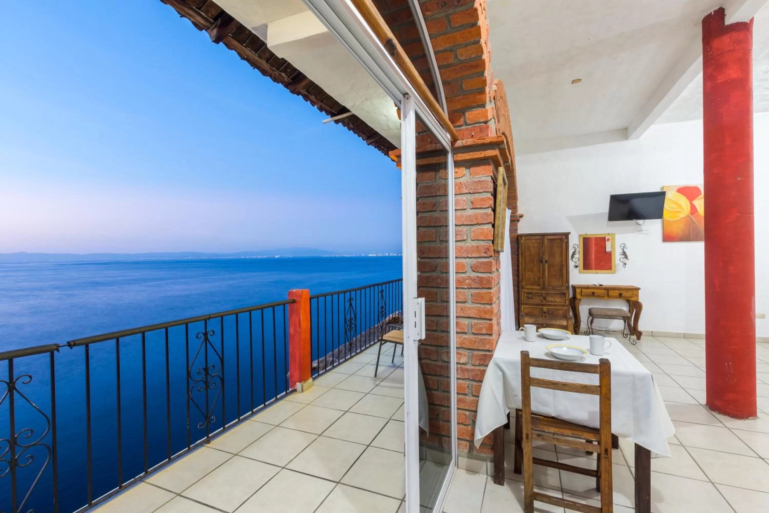 Traditional Sierra Leon Oceanfront Rooms - Adults Only