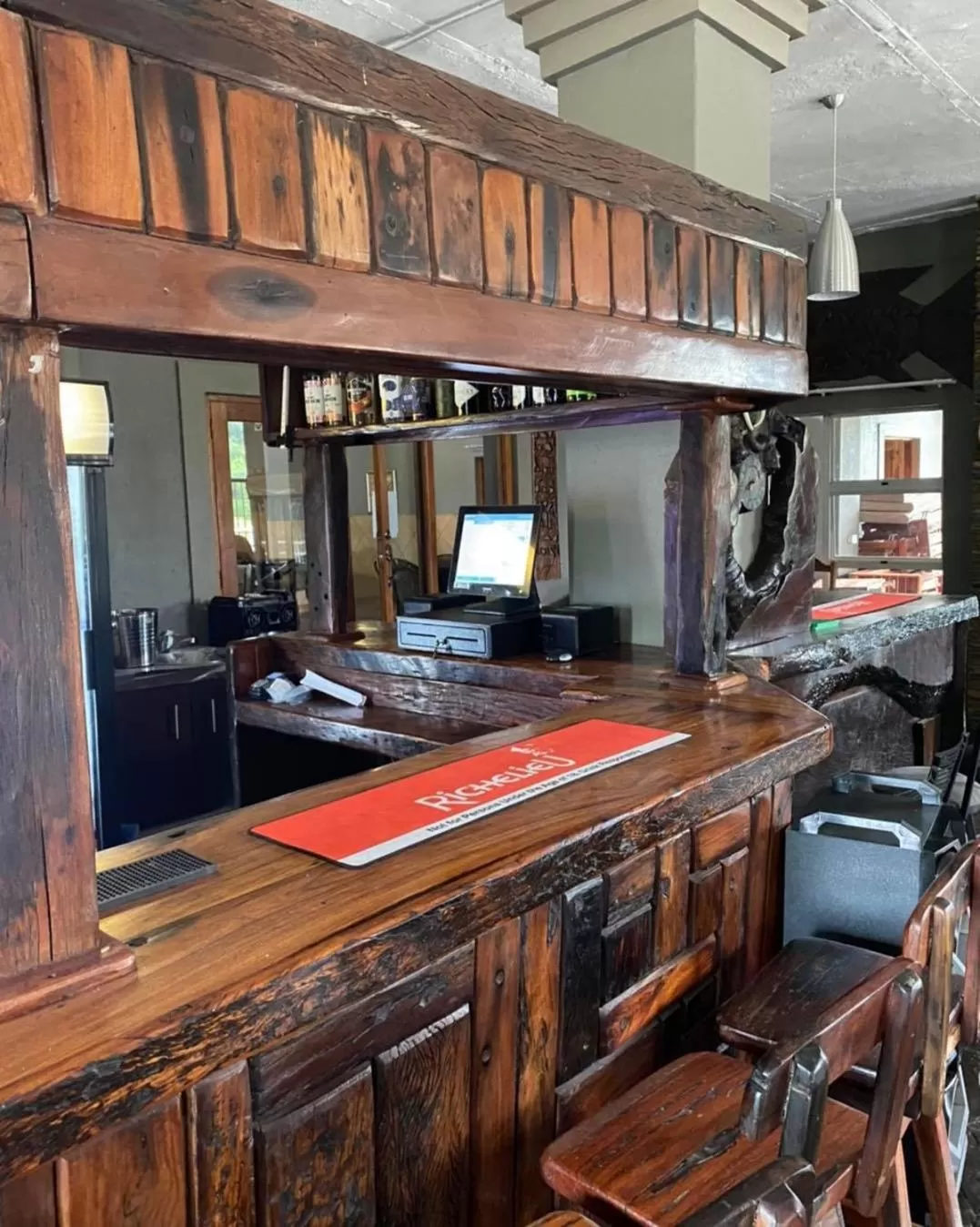 Lounge or bar in SIMA SILVER LODGE