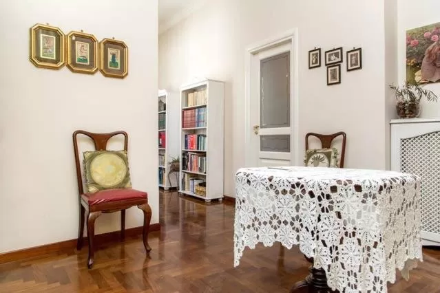 Decorative detail in Terrazza Duomo