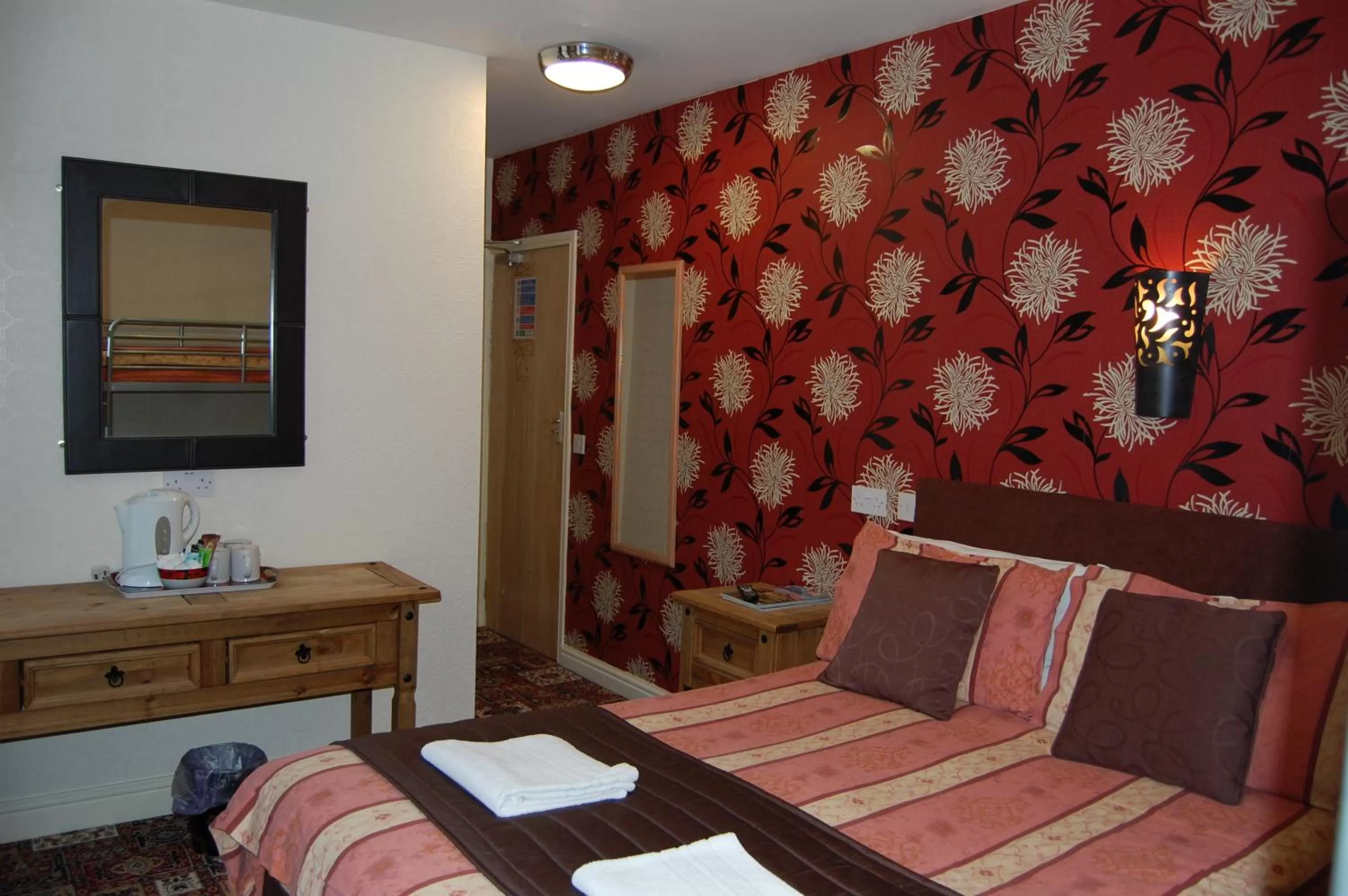 Bedroom, Bed in The Trafford Hotel