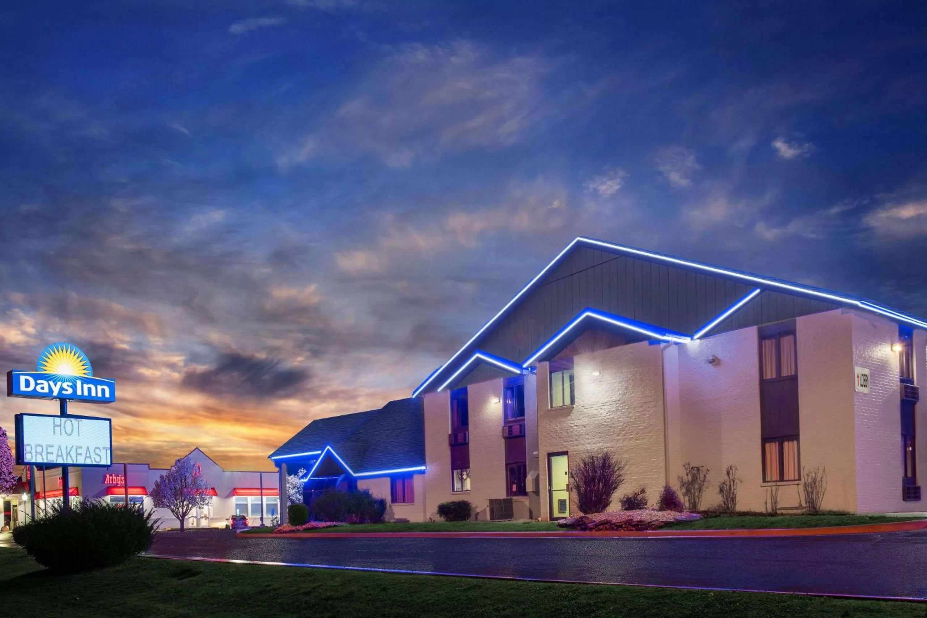 Property building in Days Inn by Wyndham Carthage