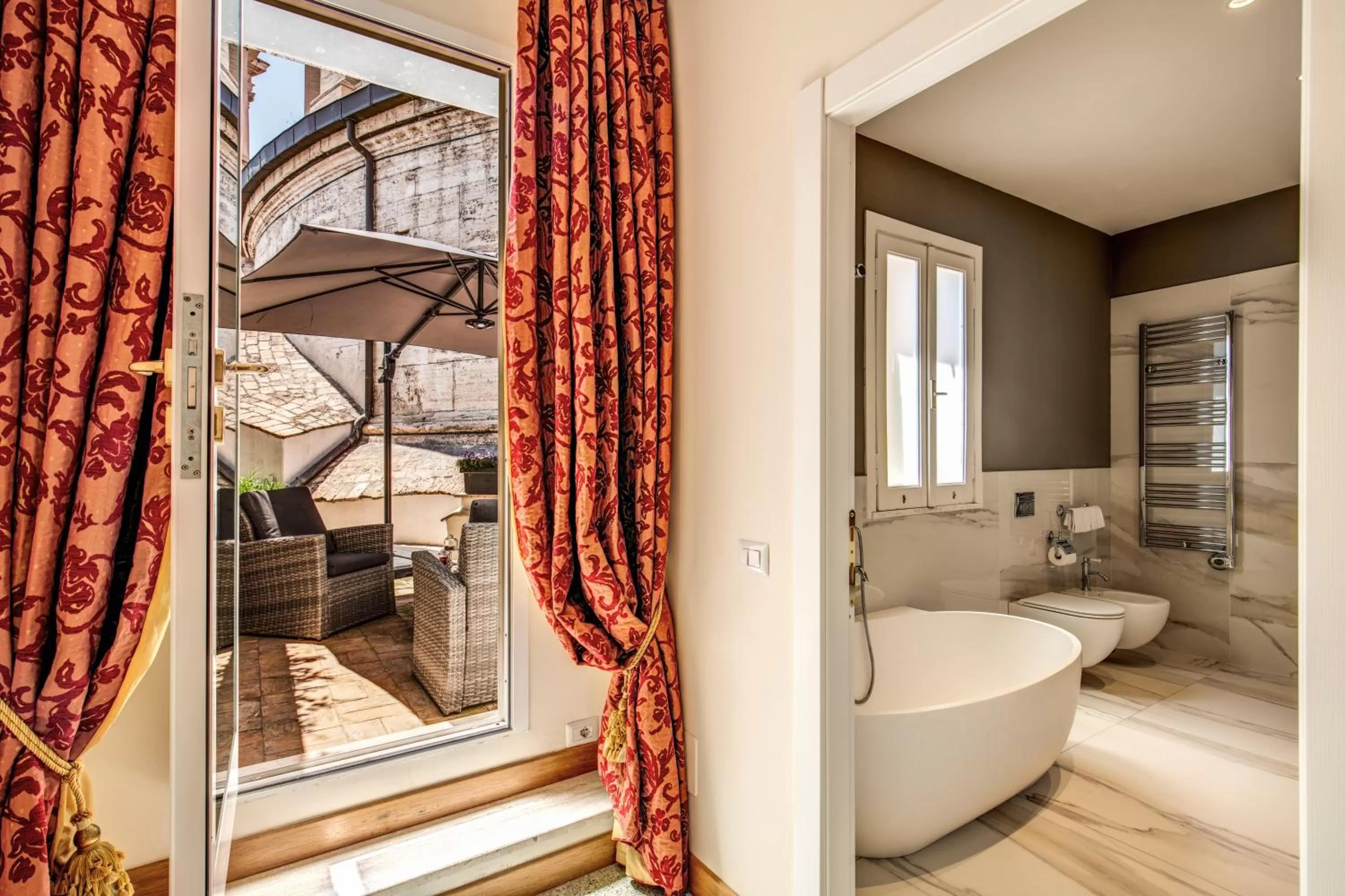 Toilet in Eitch Borromini Palazzo Pamphilj