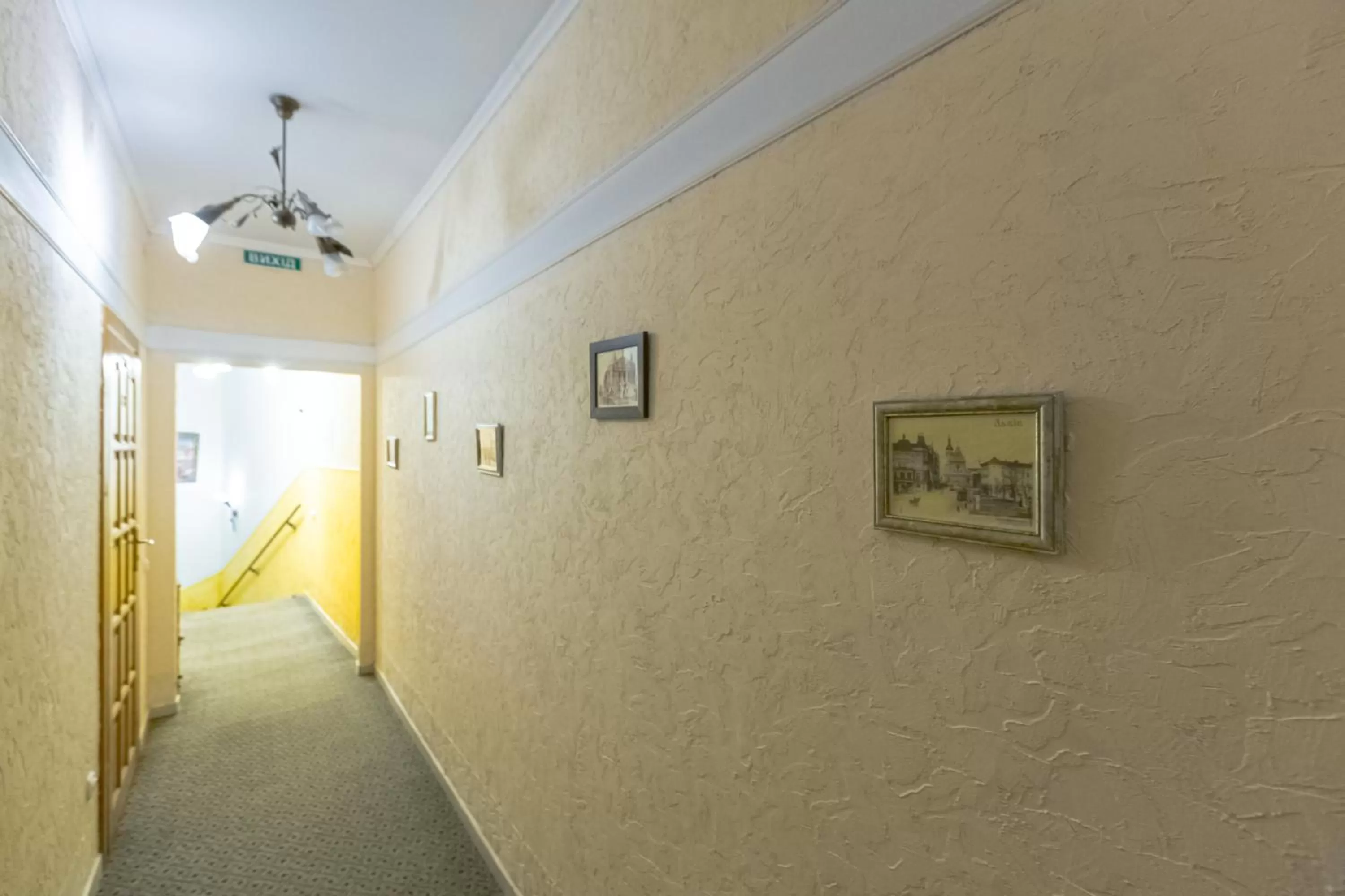 Decorative detail in Staryi Krakiv