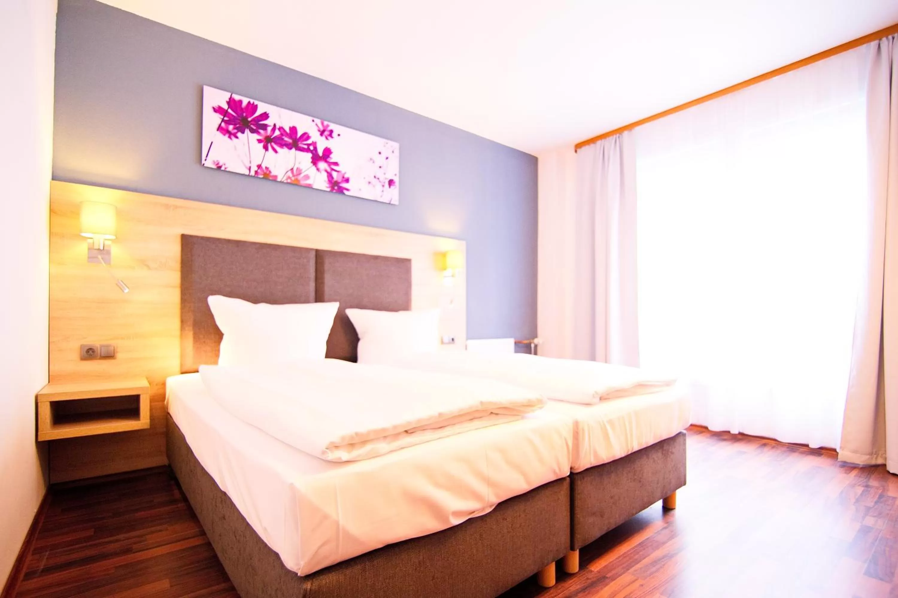 Photo of the whole room, Room Photo in BlnCty Hotel