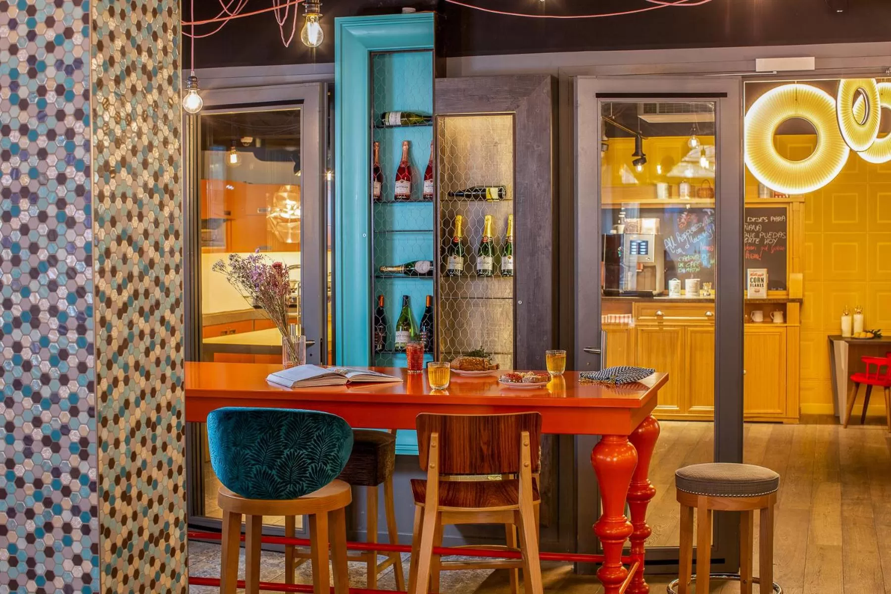 Restaurant/places to eat in Hôtel Mercure Paris Centre Gare Montparnasse