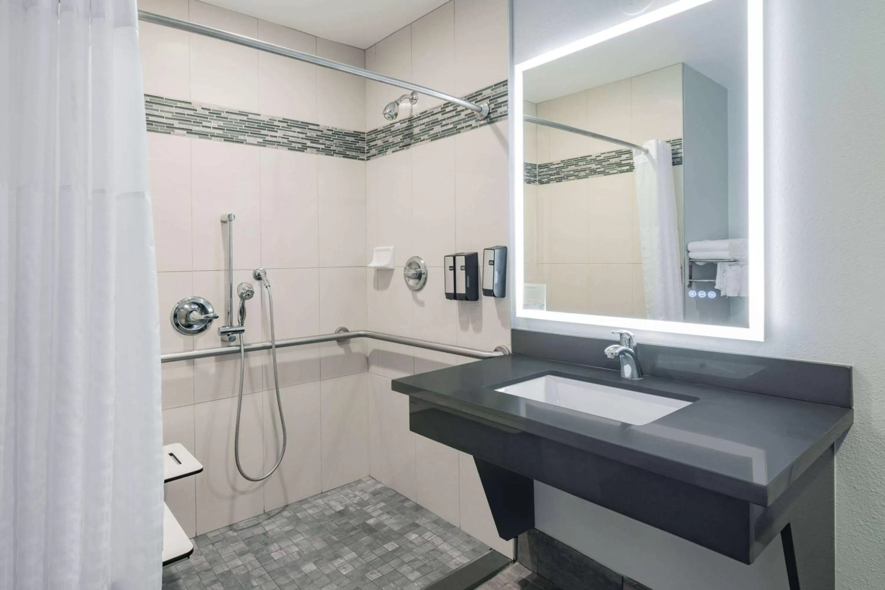 Shower in Aura Inn Monterey