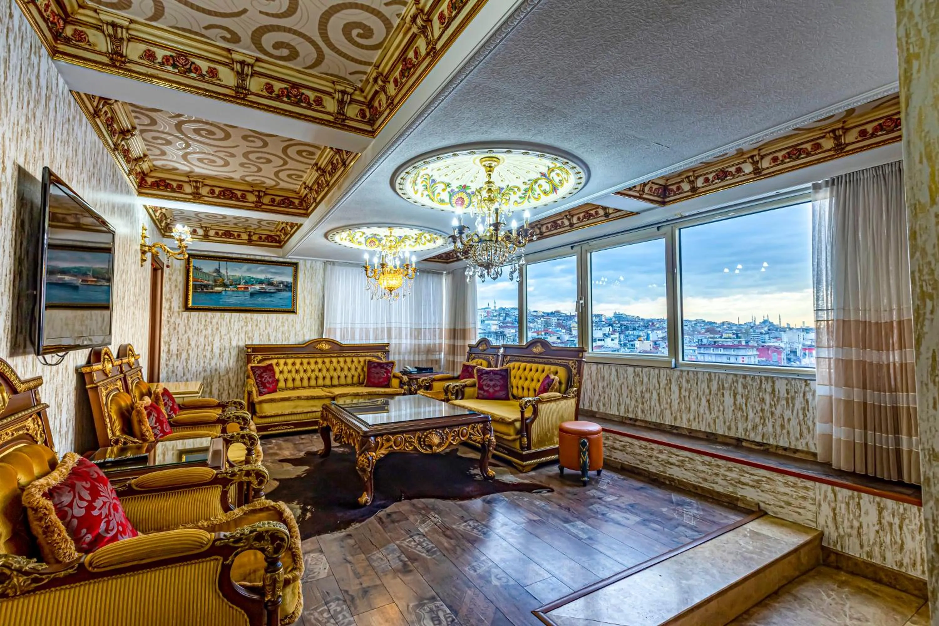 Living room in Marmaray Hotel