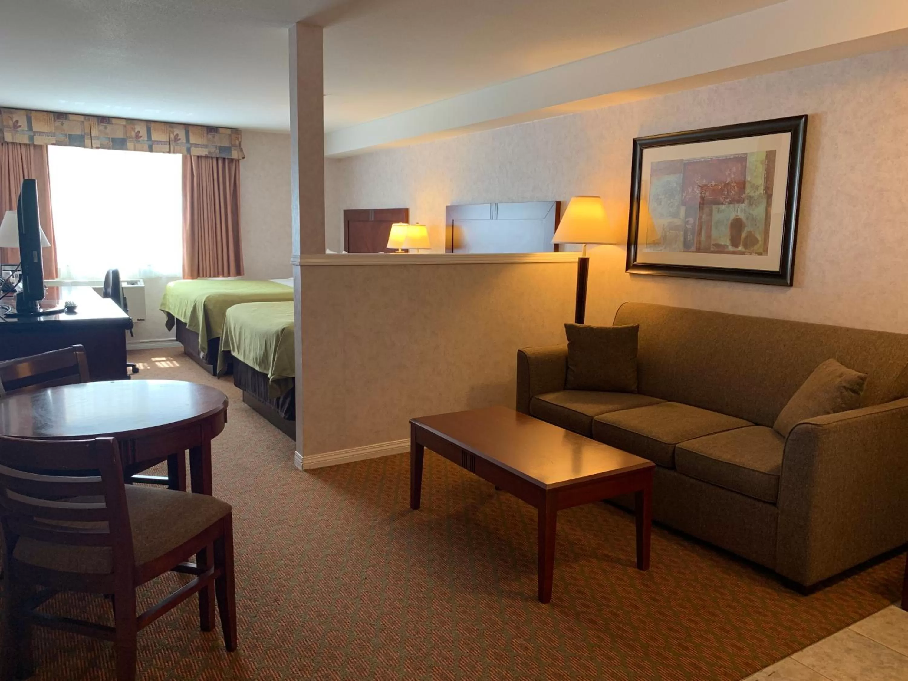Standard Suite in Pacific Inn & Suites Kamloops