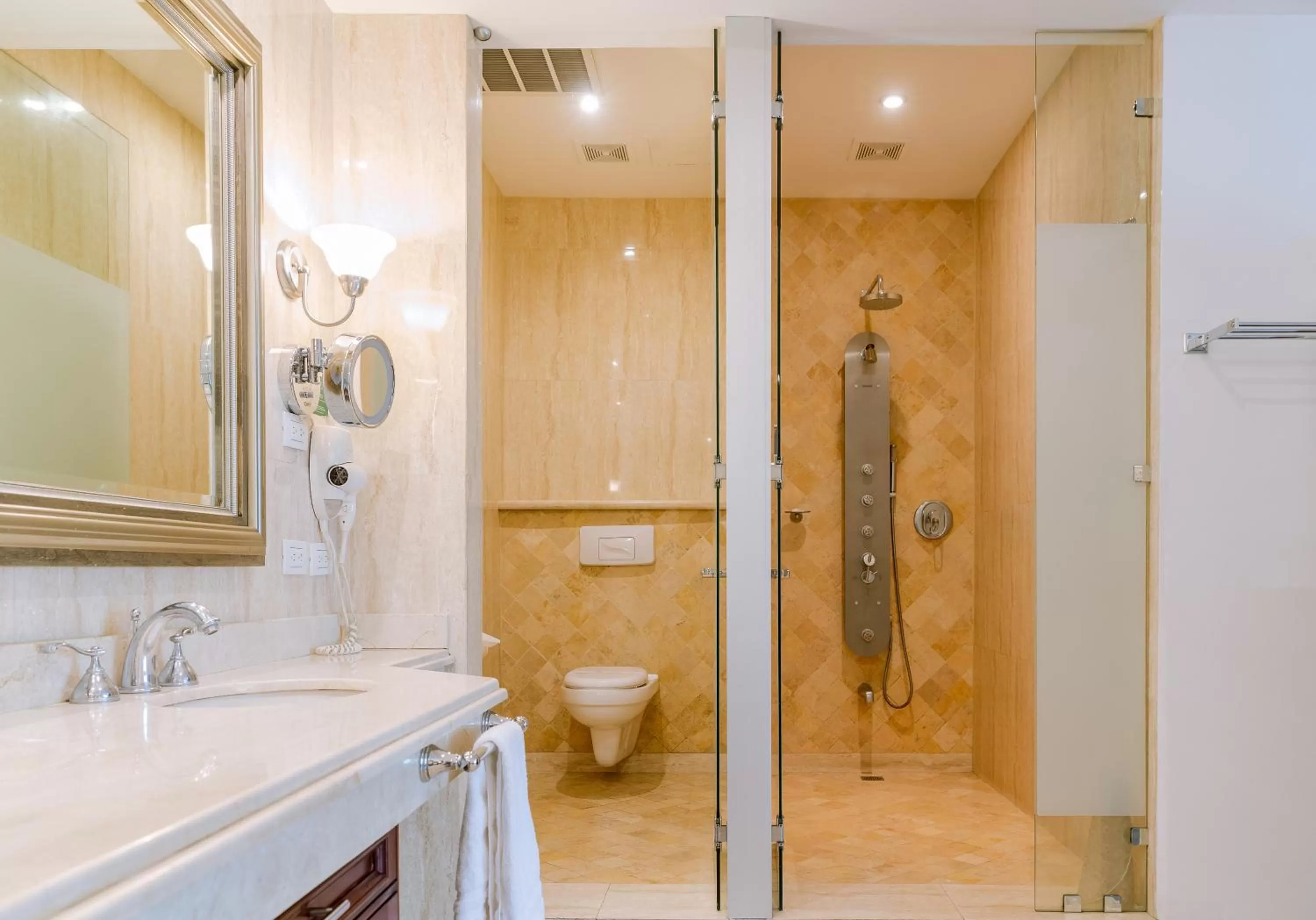 Bathroom in Hotel Palma Real