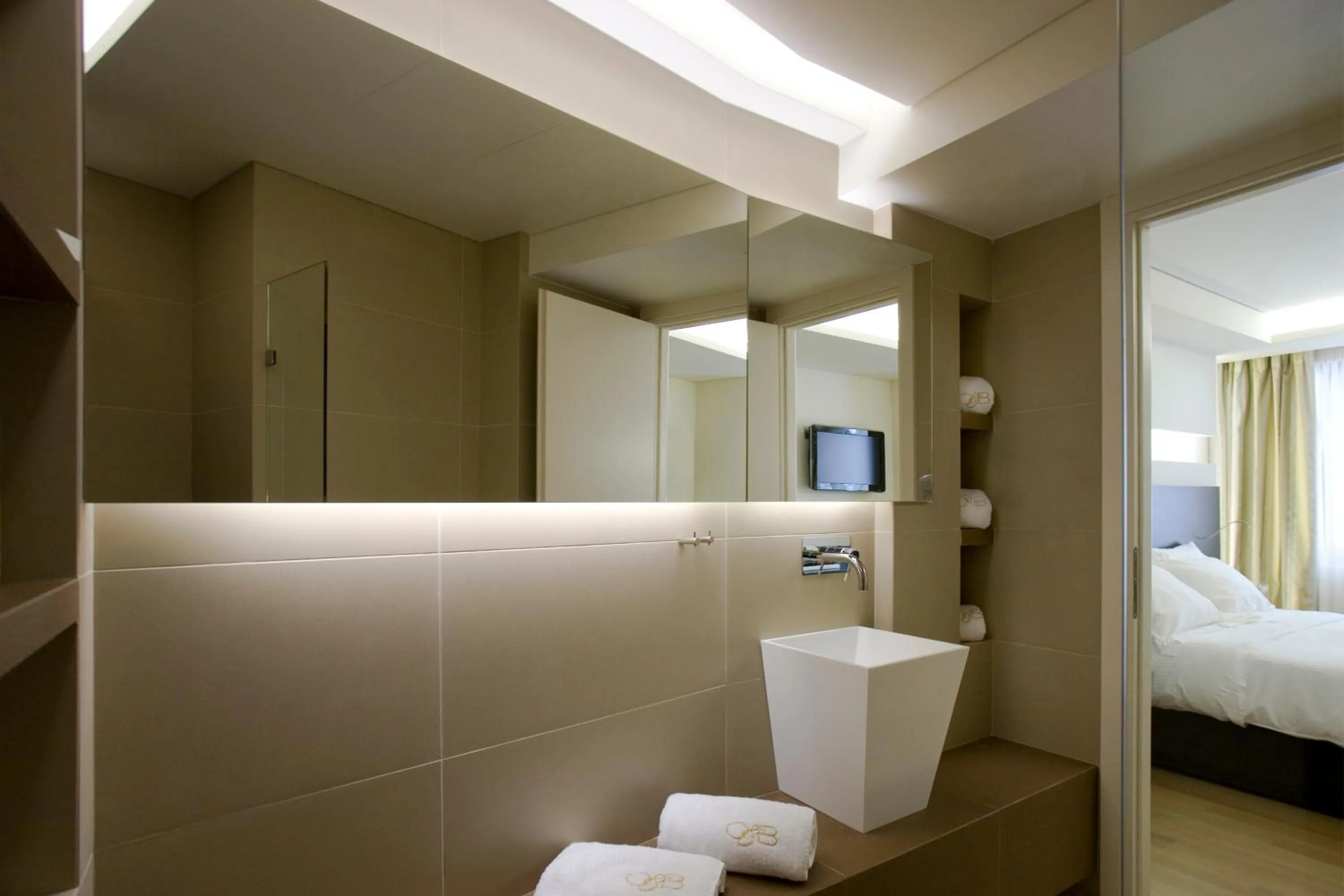 Bathroom, Bed in O&B Athens Boutique Hotel