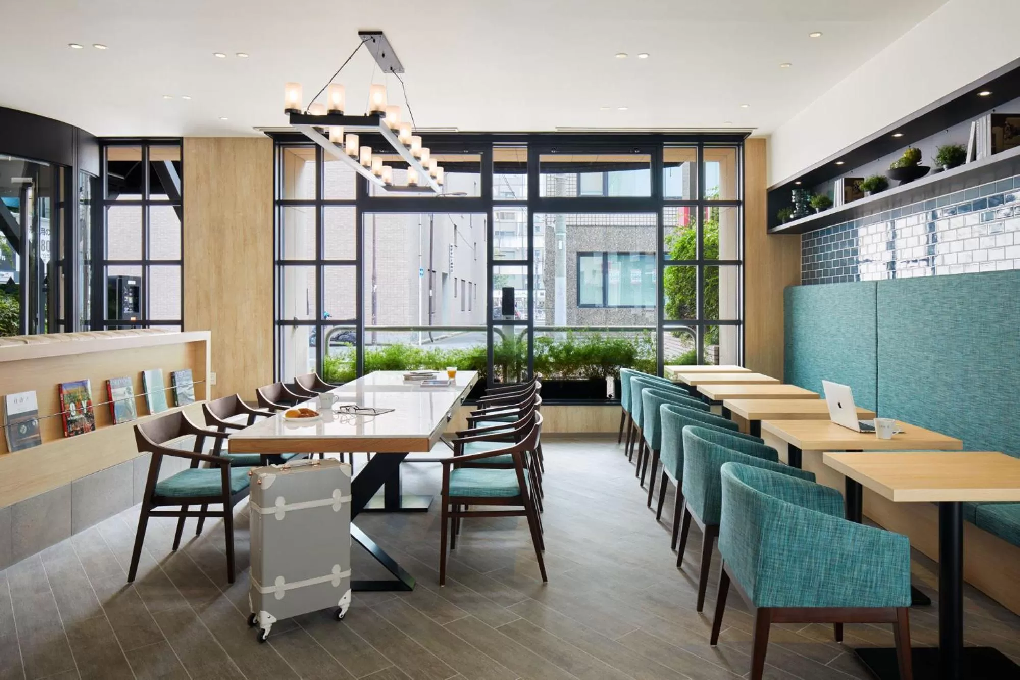 Lounge or bar in the b ochanomizu