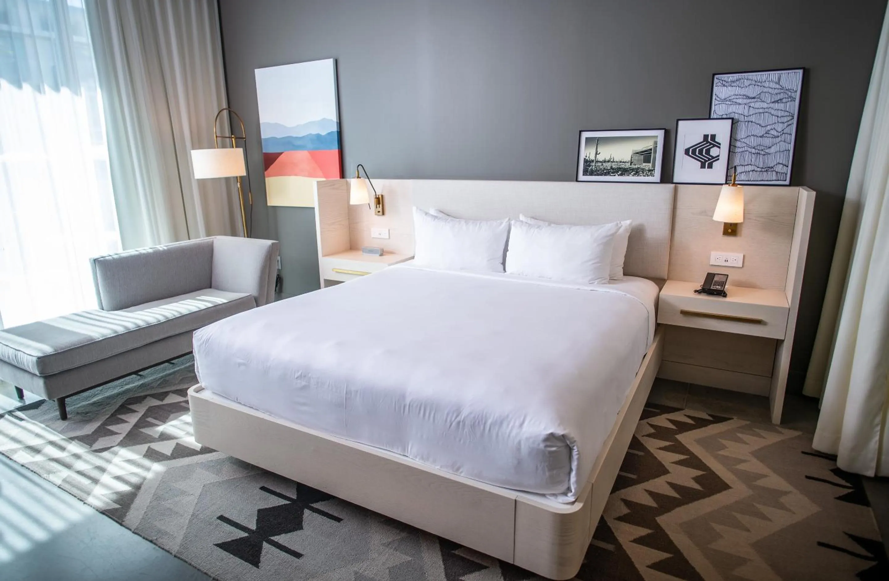 Bedroom, Bed in Mountain Shadows Resort Scottsdale