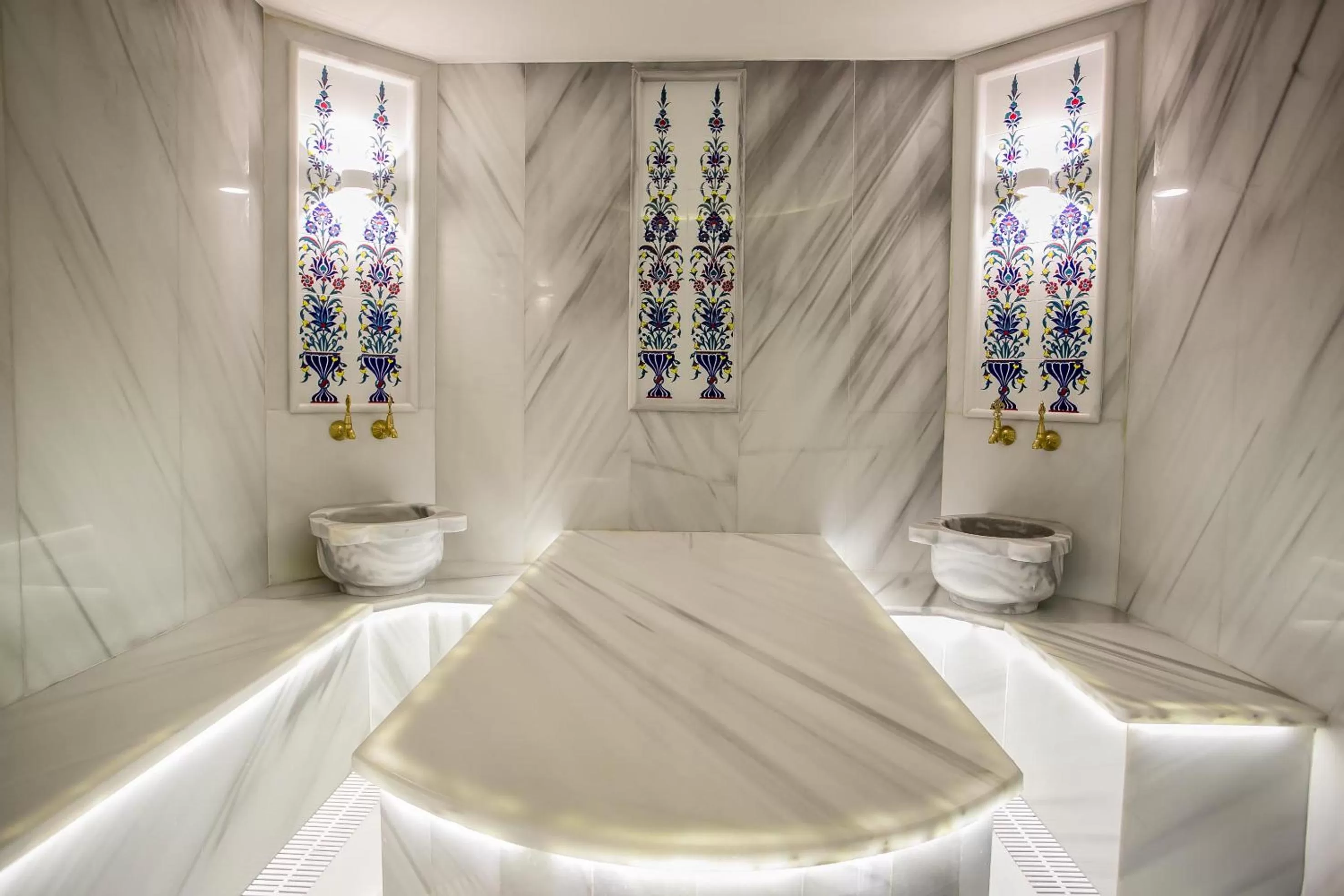 Toilet, Bed in Beyzas Hotels & Suites