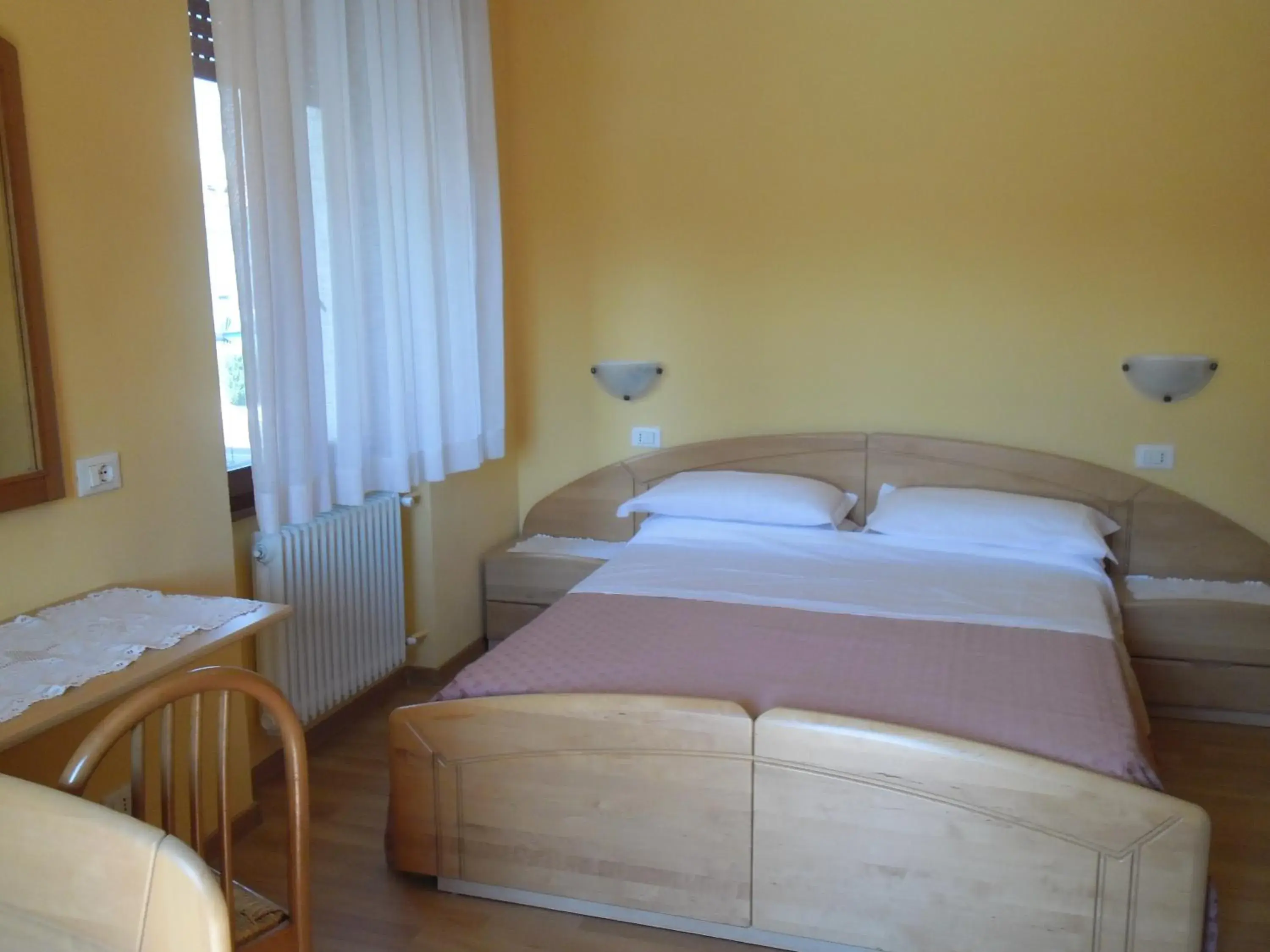 Large Double Room in Hotel Cantaleone Large Double Room in Hotel Cantaleone