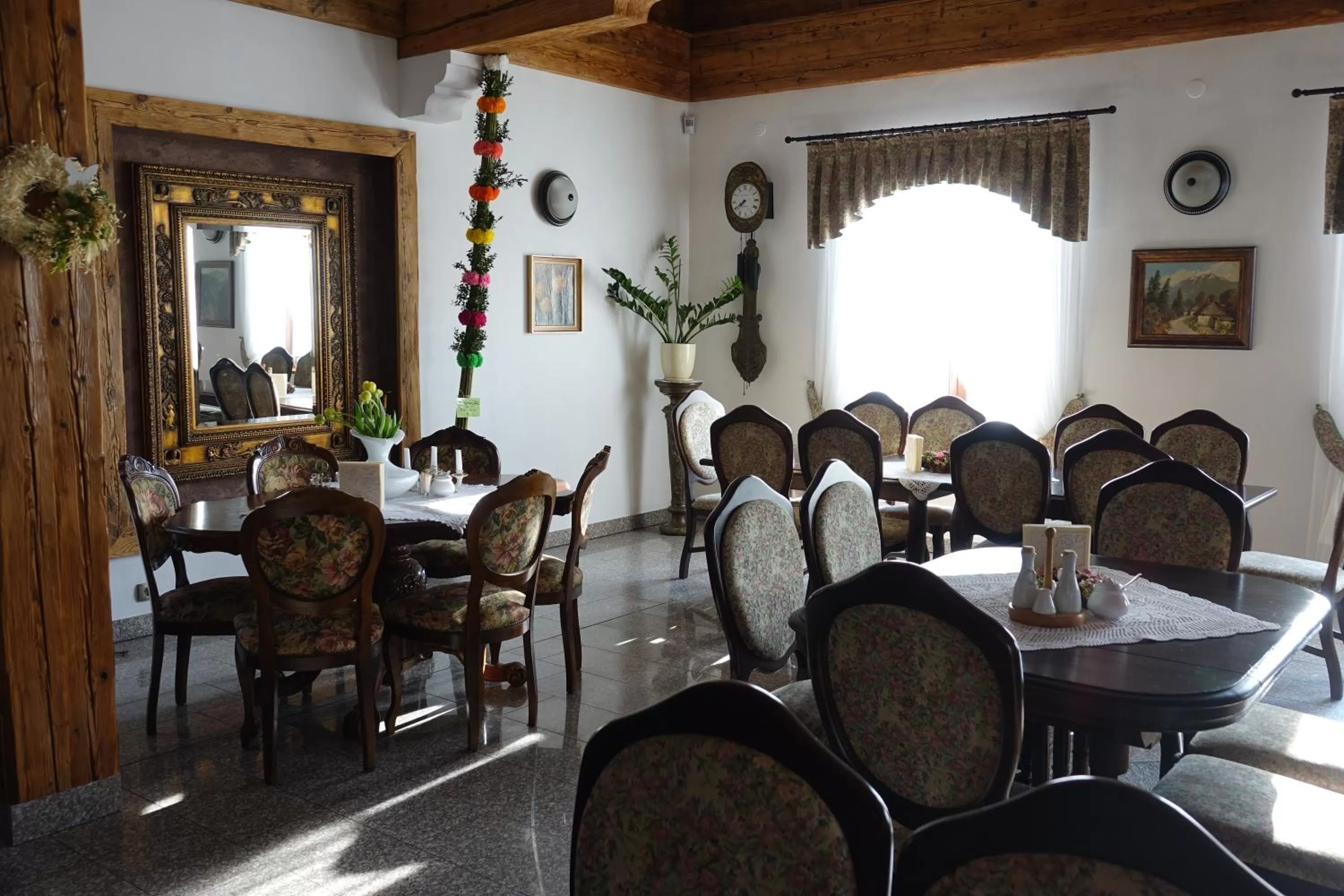 Restaurant/Places to Eat in Gościniec Dworski w Ropie