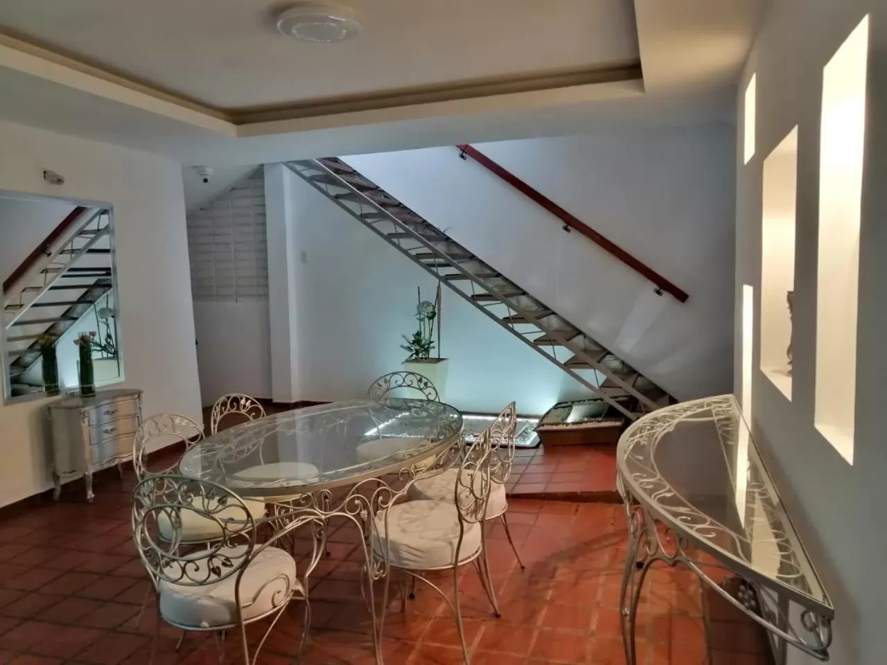 Seating area, Dining Area in Hotel 42 Avenida