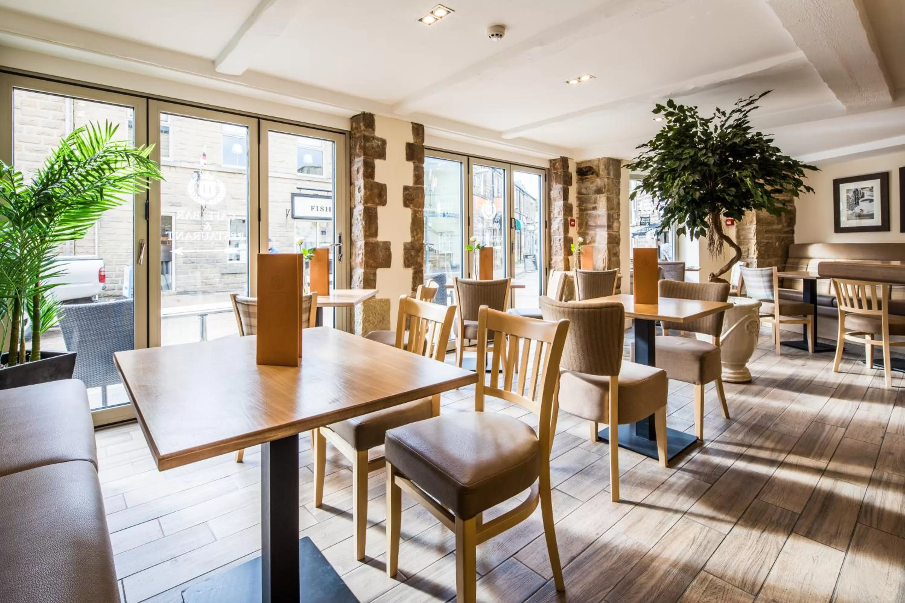 Restaurant/places to eat in The H Boutique Hotel