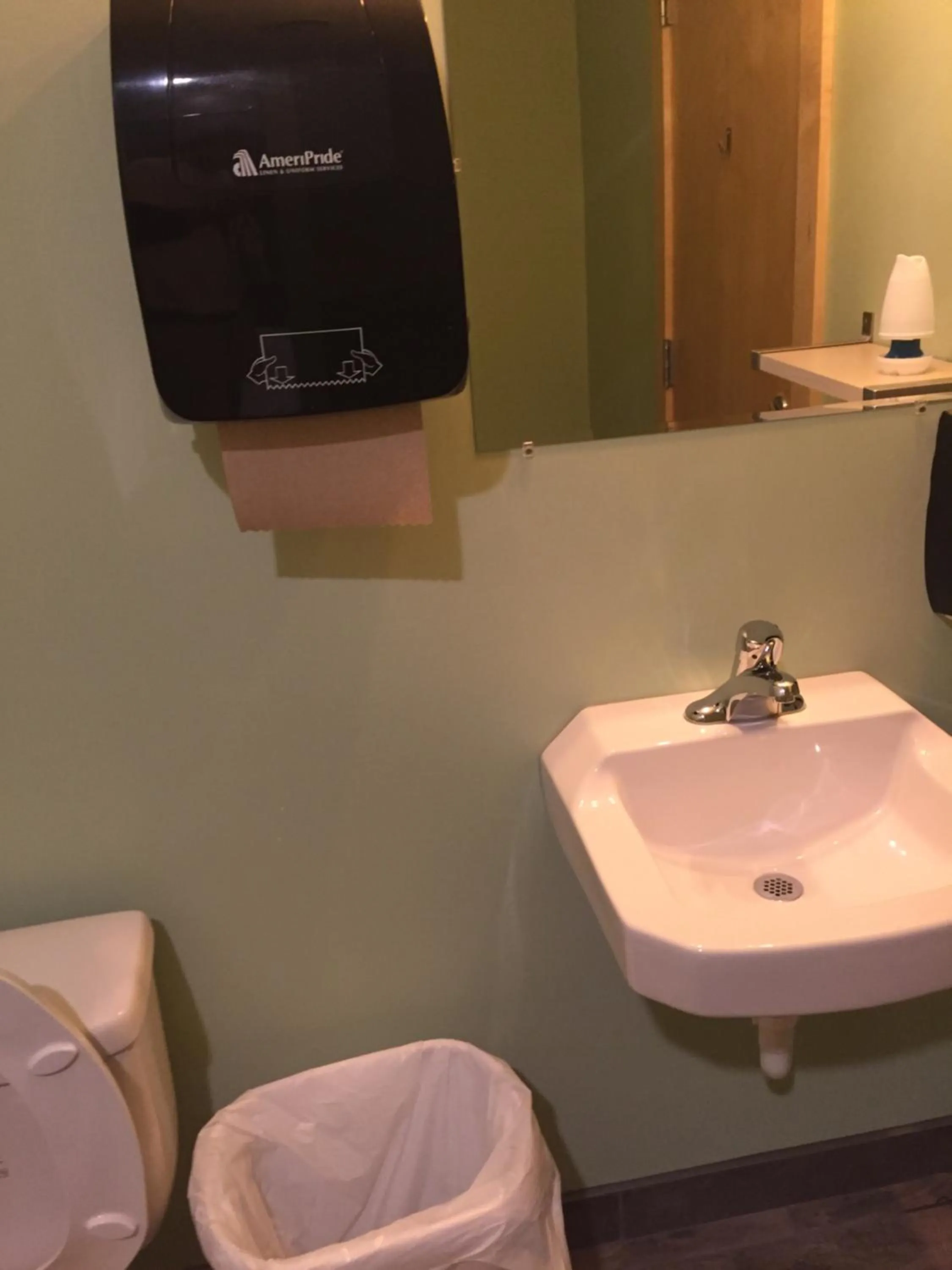 Bathroom in Hostel du Nord