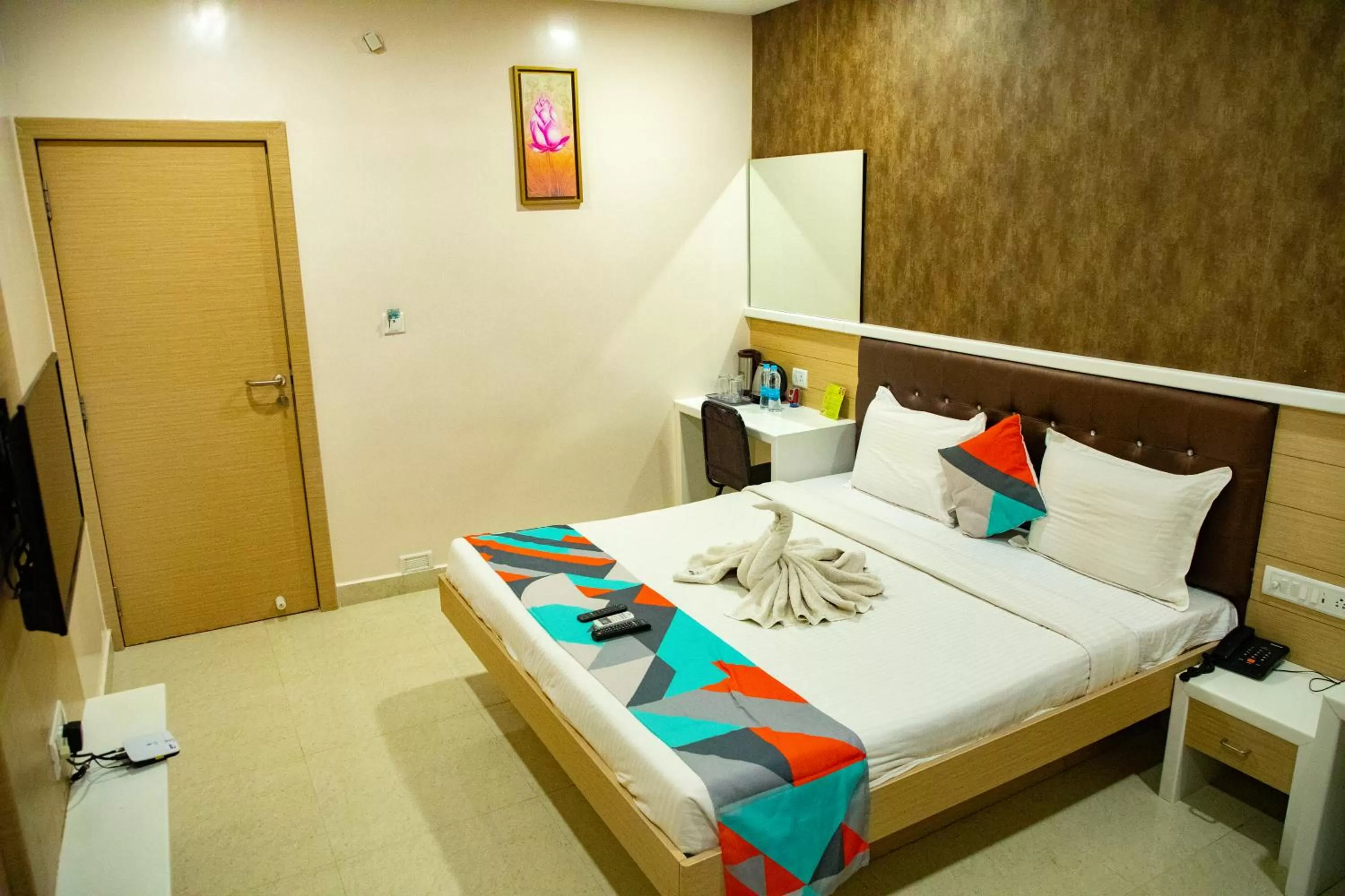 Photo of the whole room, Bed in Arunaachalaa Resiidency