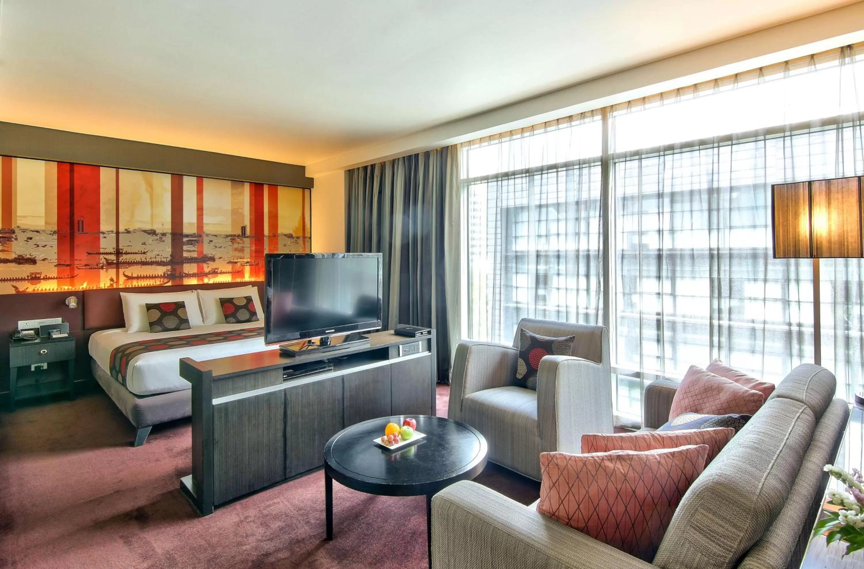 Junior Suite with City View in Park Plaza Bangkok Soi 18