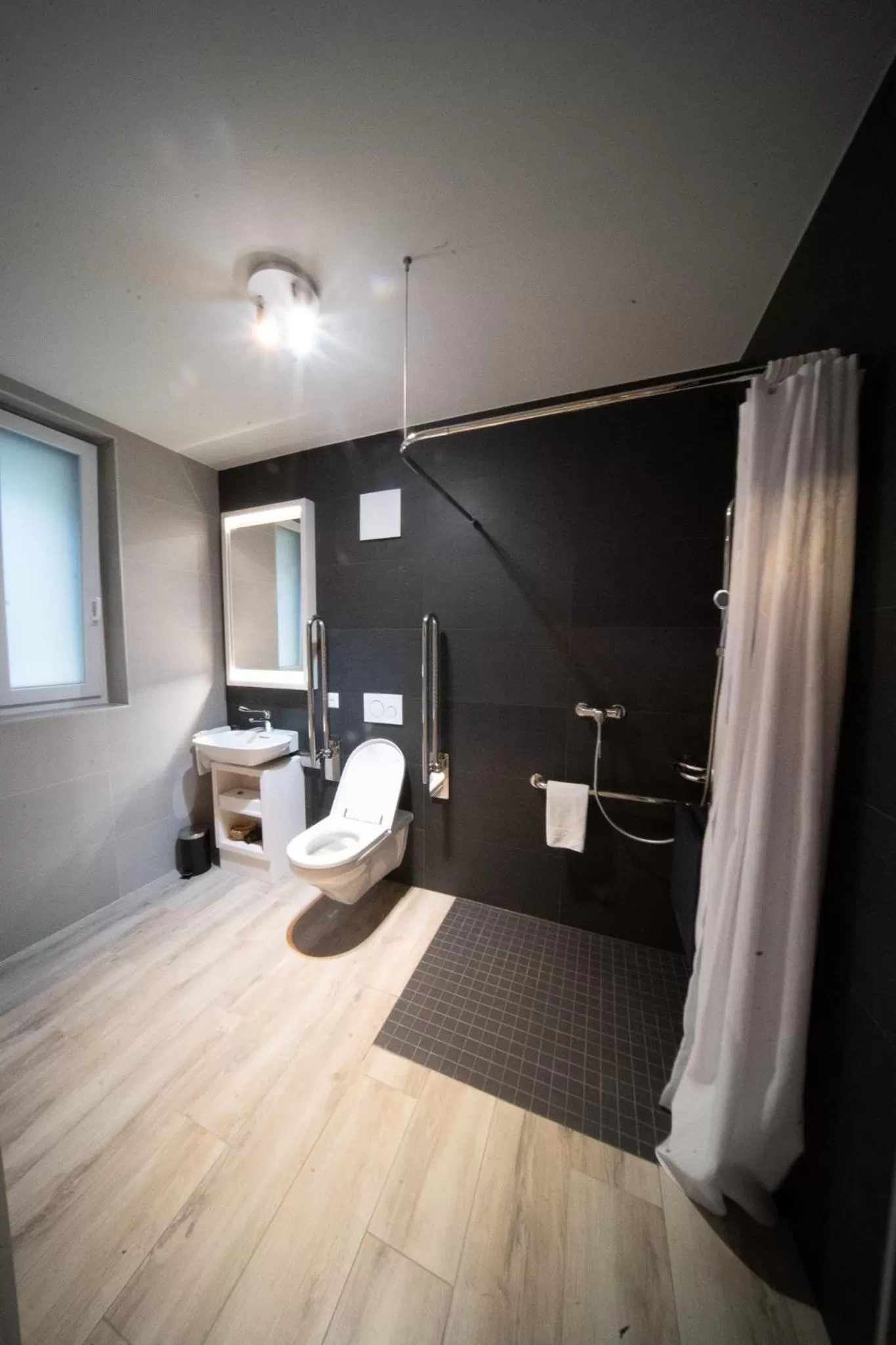 Bathroom, Seating Area in Hotel de la Concorde