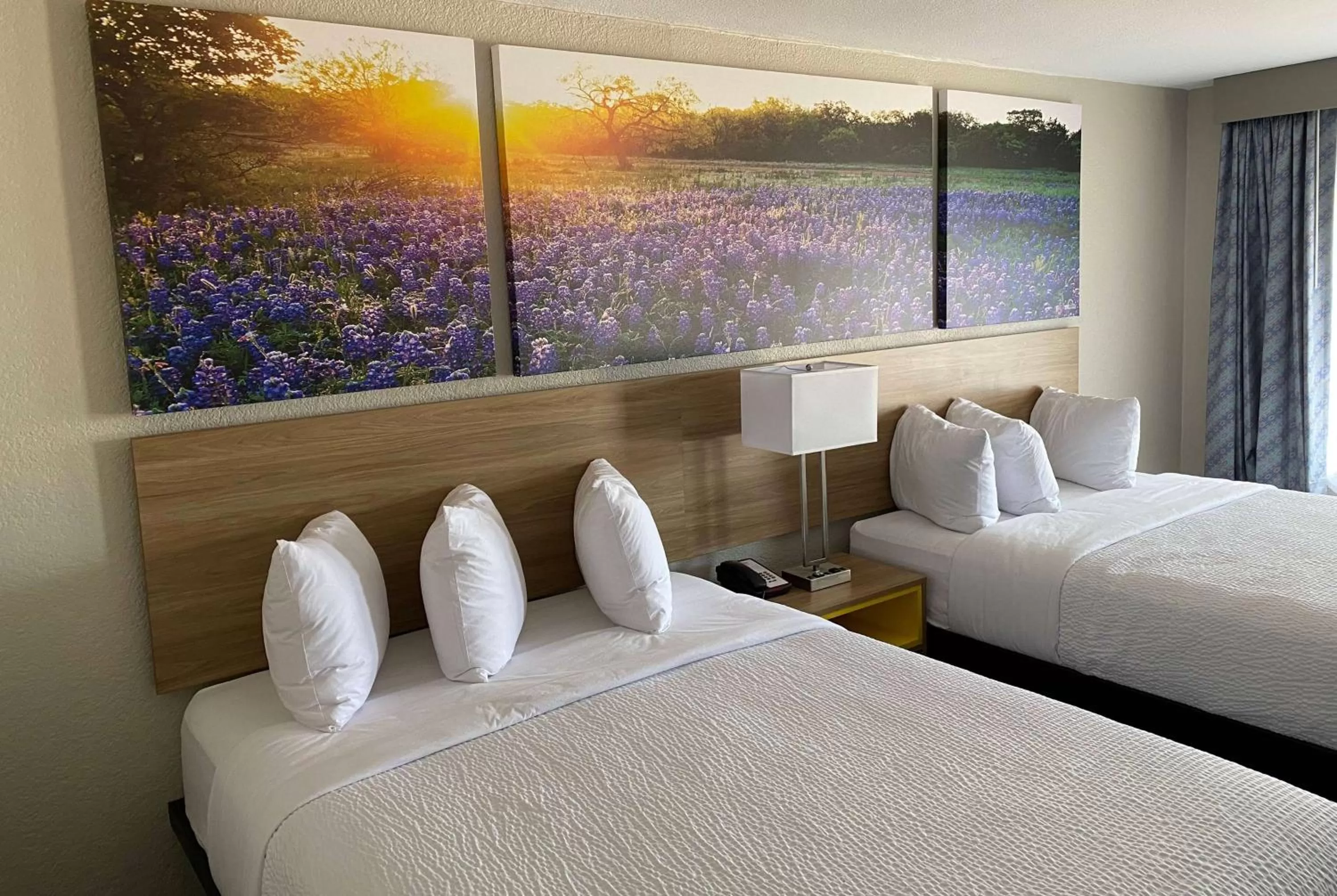 Bedroom, Bed in Days Inn by Wyndham Waco University Area