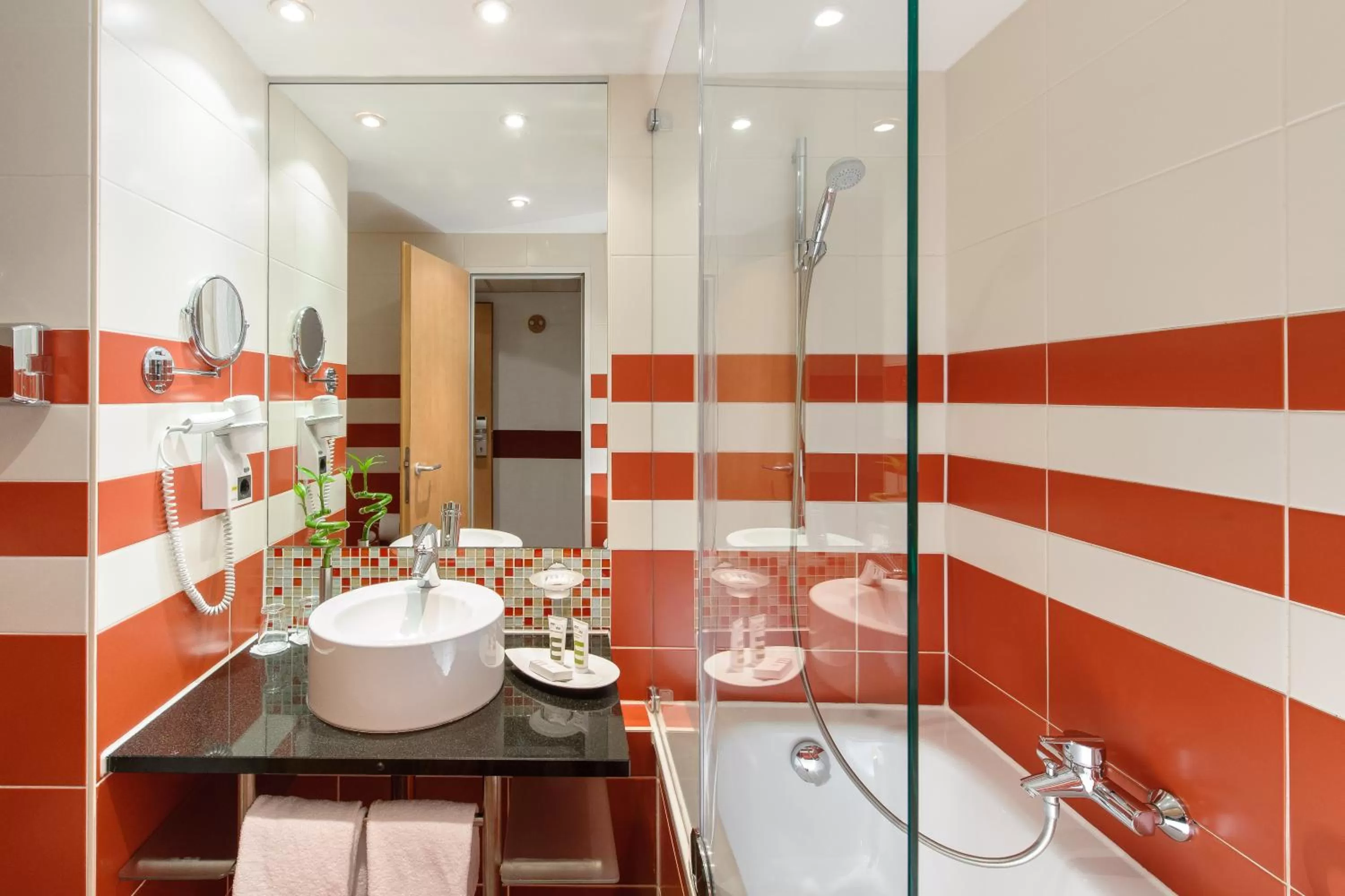 Bathroom in Mercure München City Schwabing