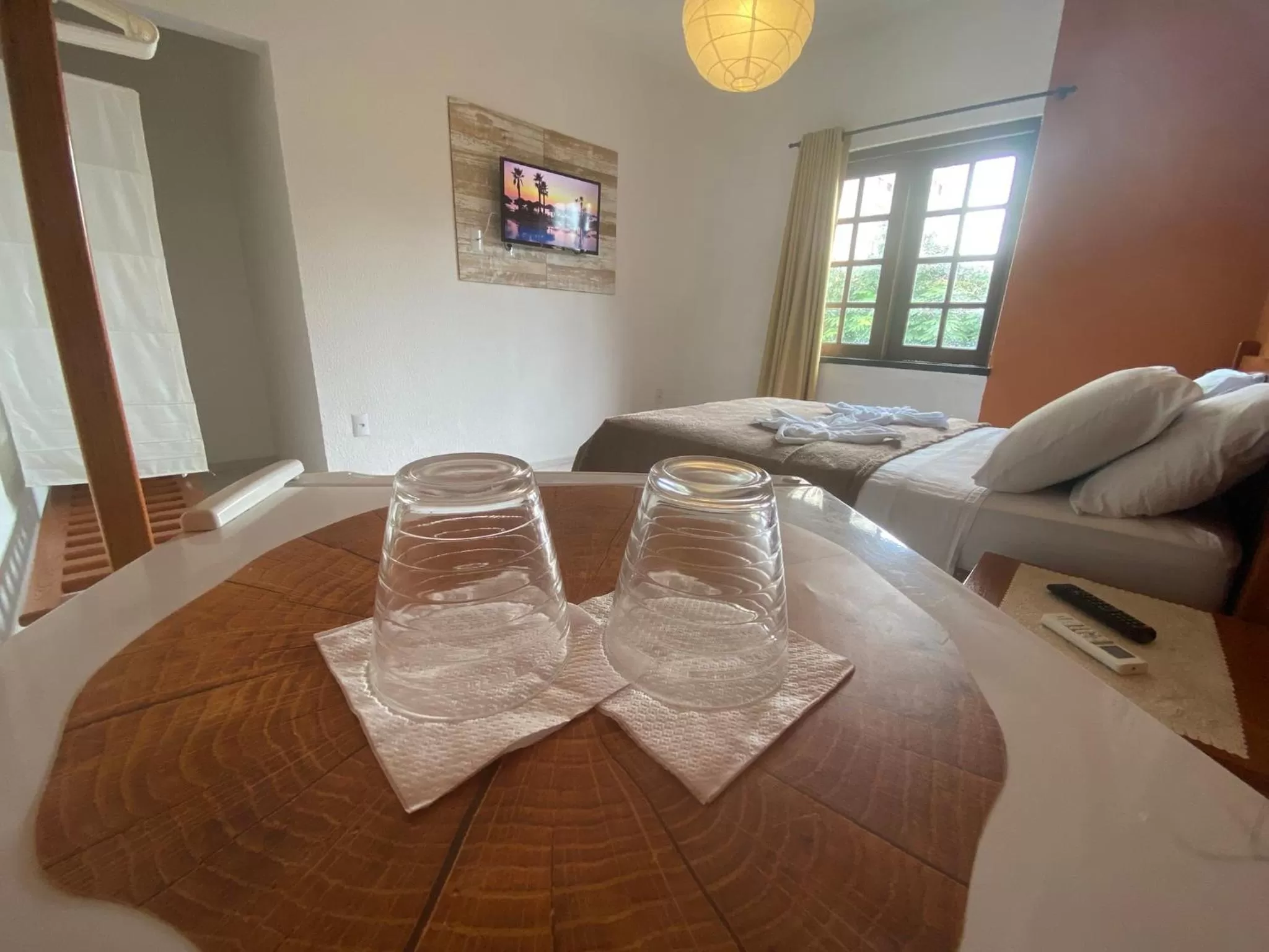 Bed, Seating Area in Refúgio Pousada Fortaleza