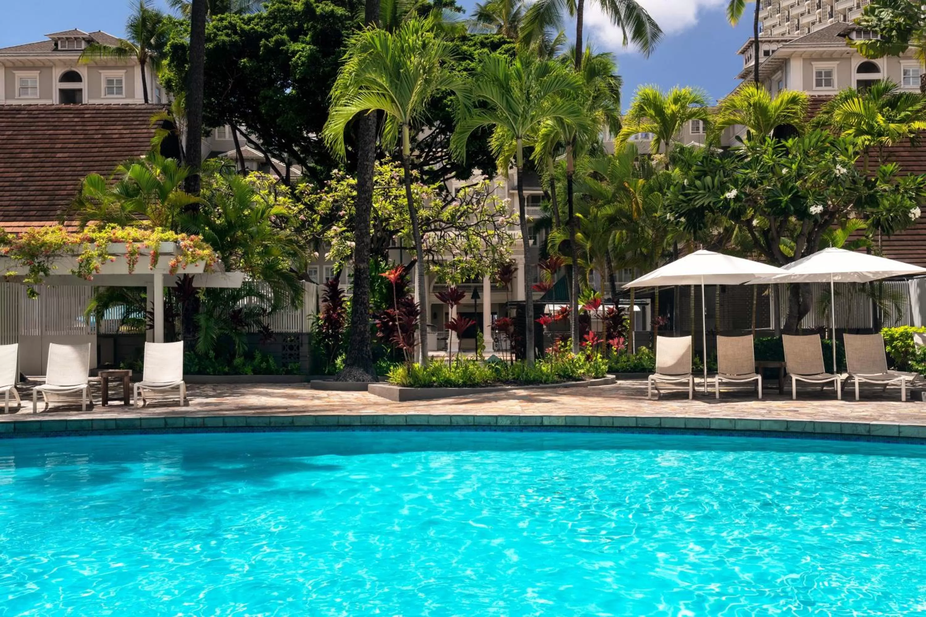 Swimming pool in Sheraton Princess Kaiulani Waikiki Beach