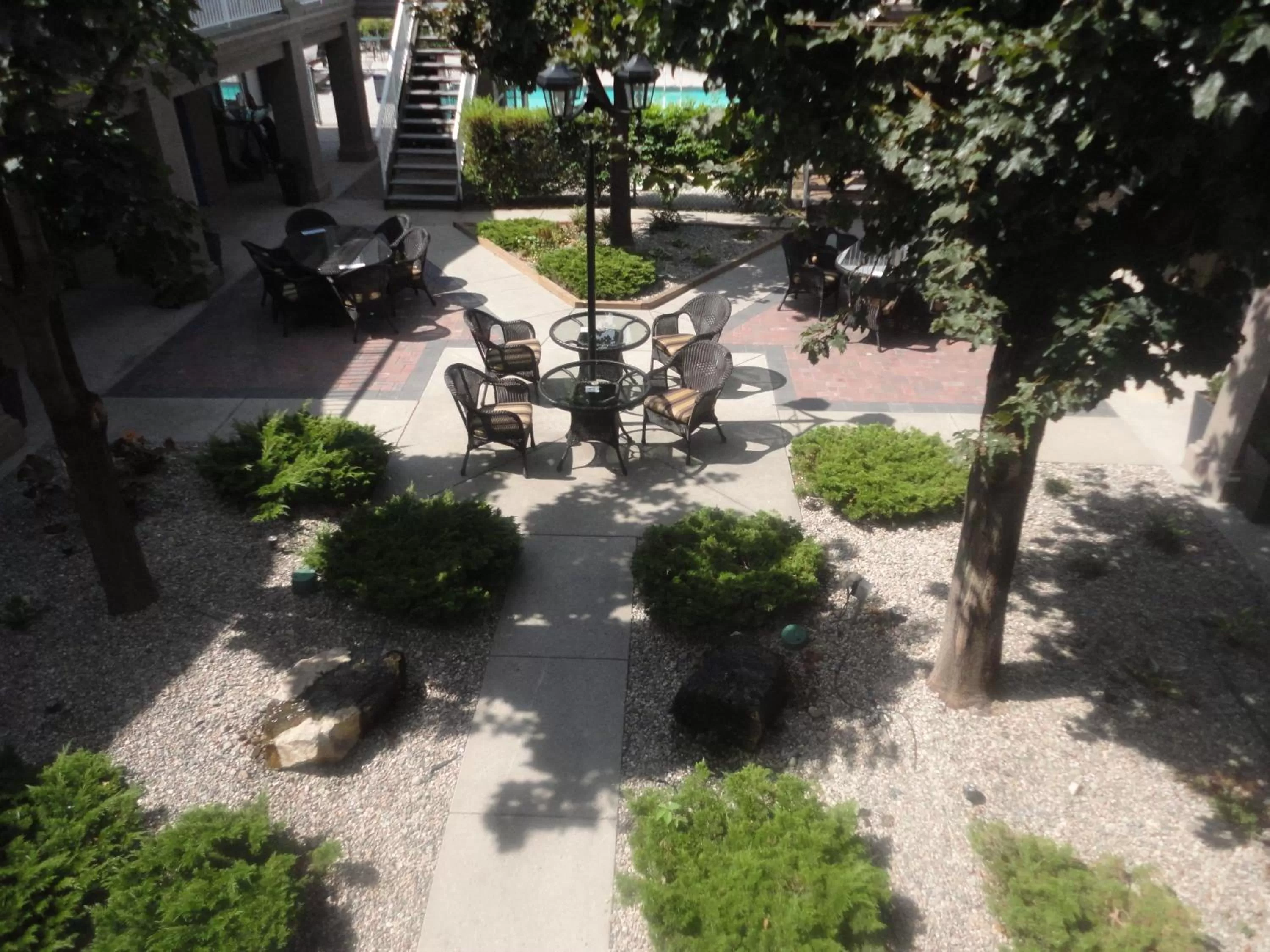 Patio in Days Inn by Wyndham Kelowna