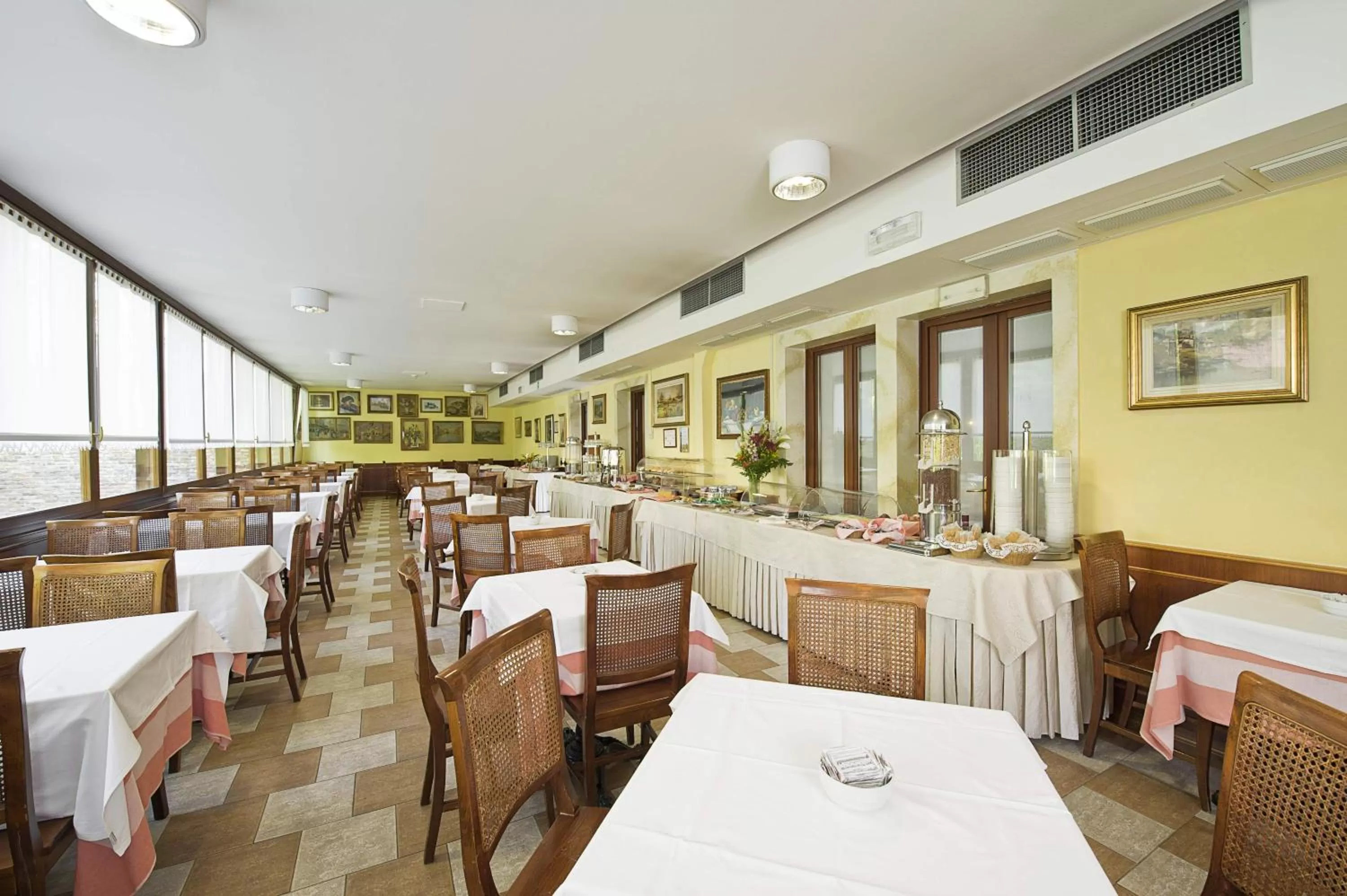 Restaurant/places to eat in Hotel Nazionale