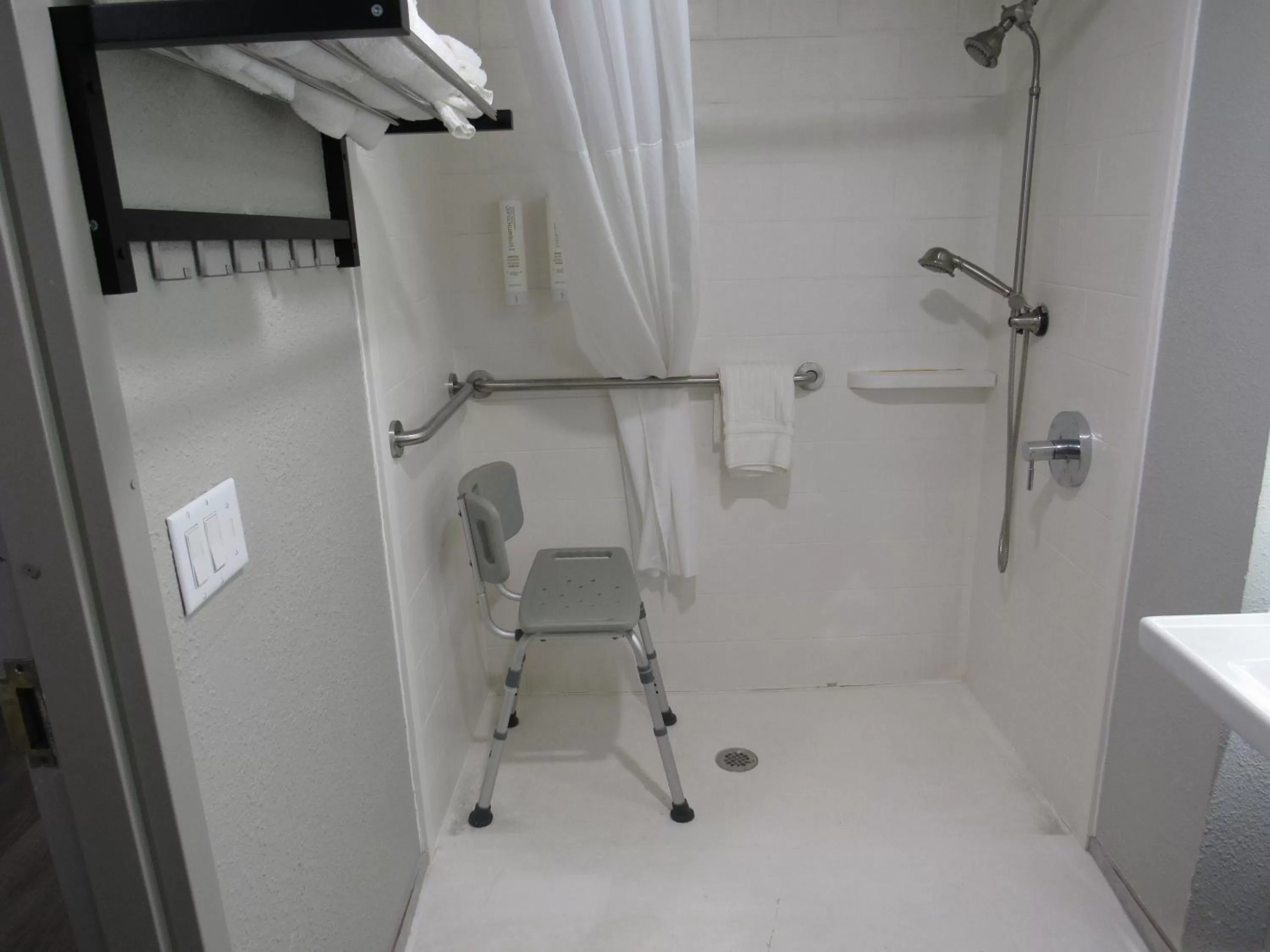 Bathroom in Clarion Pointe McDonough