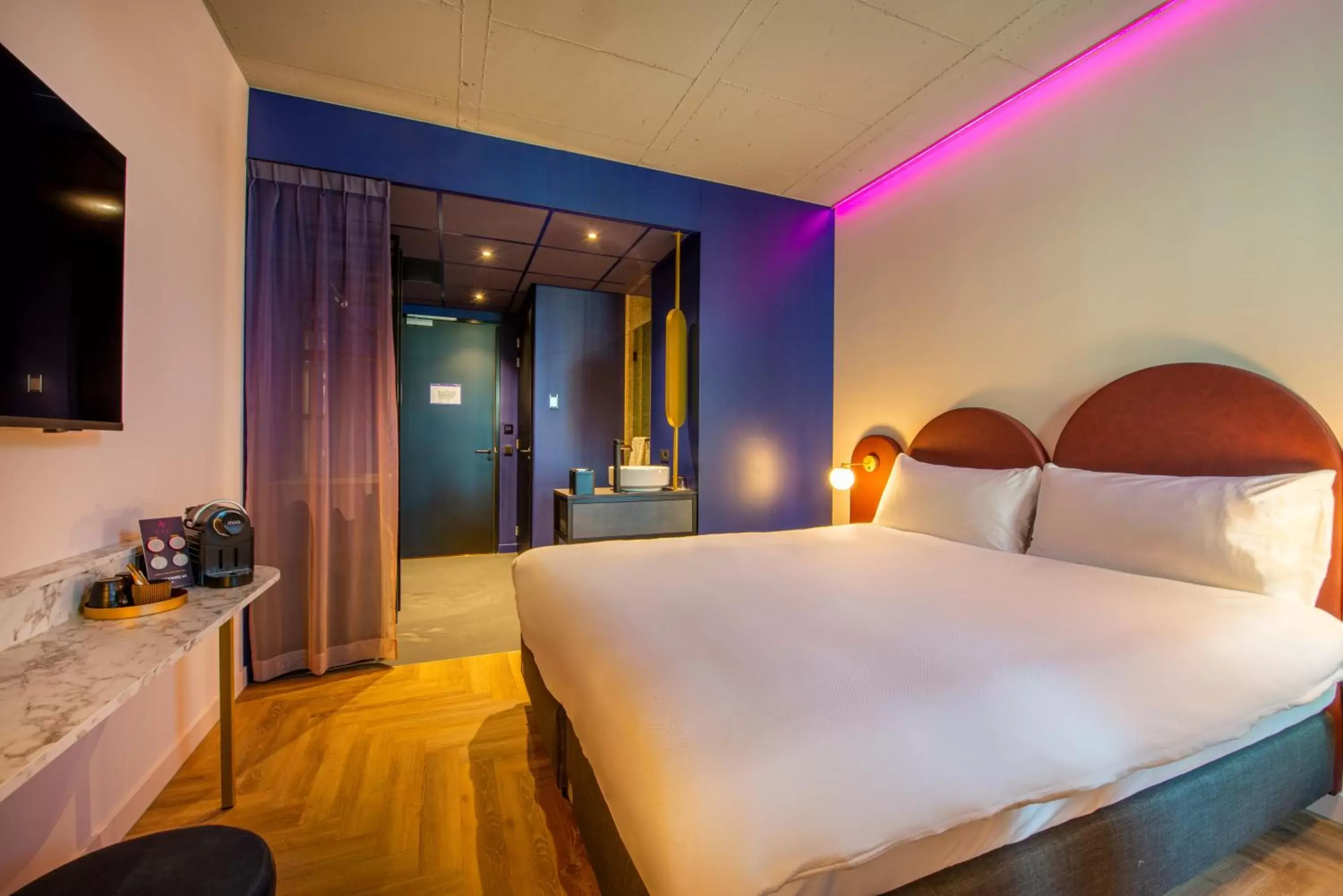 Deluxe Room - single occupancy - VIC LUXE in Hotel VIC Deluxe Room - single occupancy - VIC LUXE in Hotel VIC