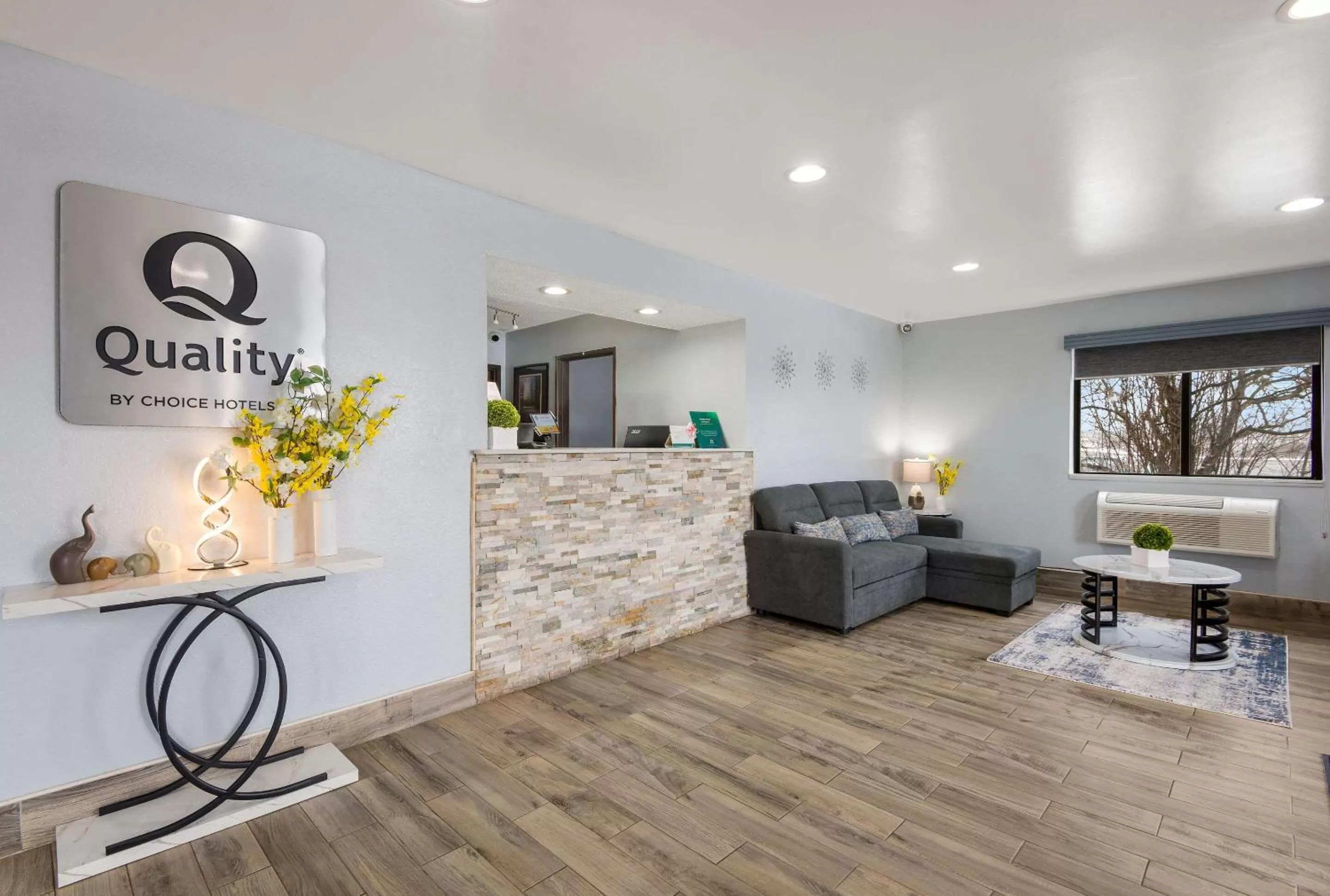 Lobby or reception in Super 8 by Wyndham Oneida Verona