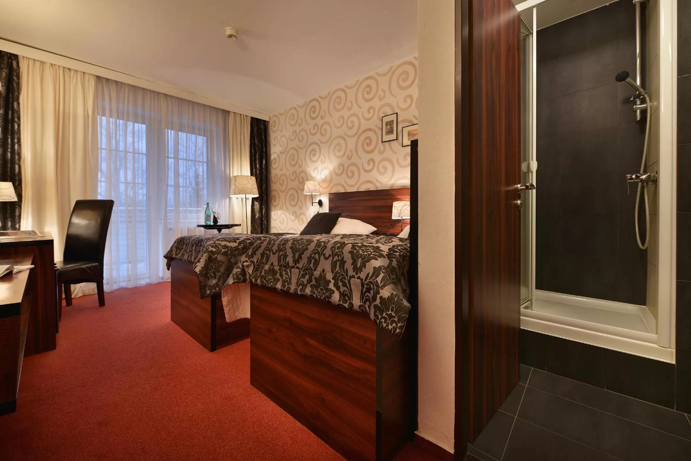 Bathroom, Bed in Parkhotel Morris Novy Bor