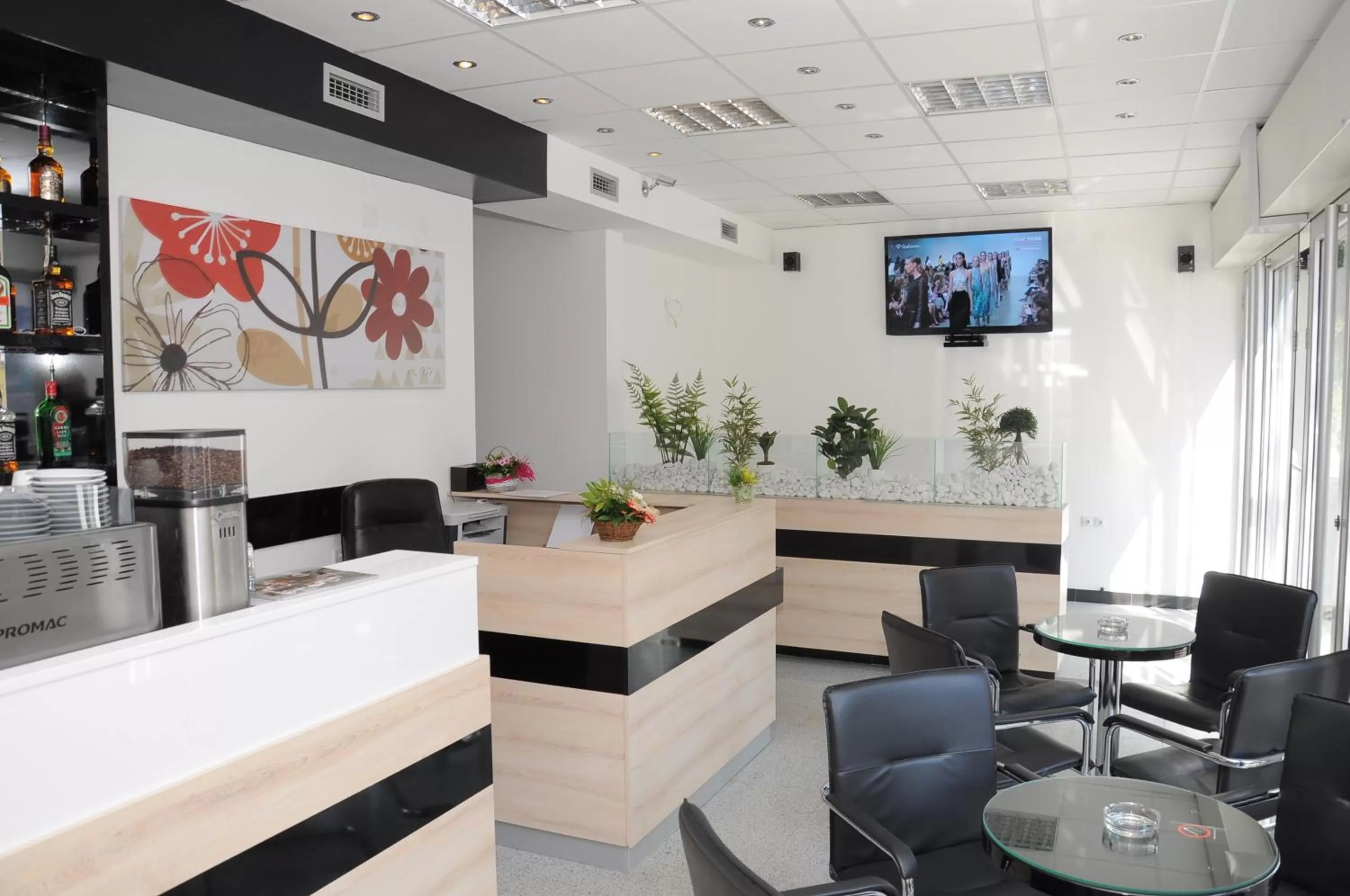 Lounge or bar in Garni Hotel Consul