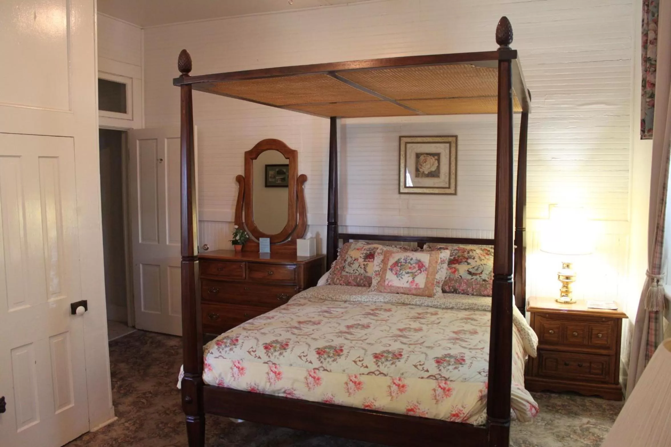 Photo of the whole room, Bed in The Hotel Limpia