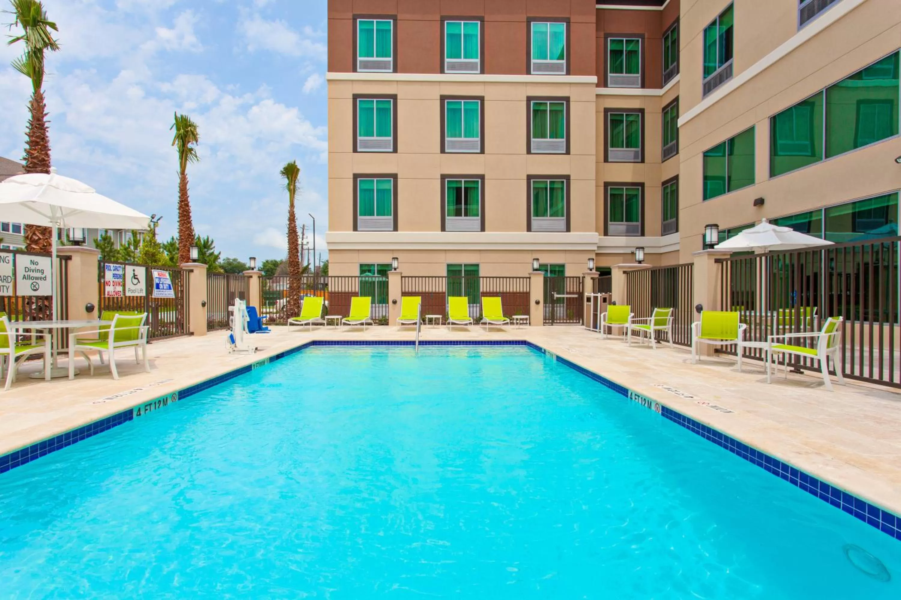 Swimming pool in Holiday Inn Express & Suites Houston S - Medical Ctr Area by IHG