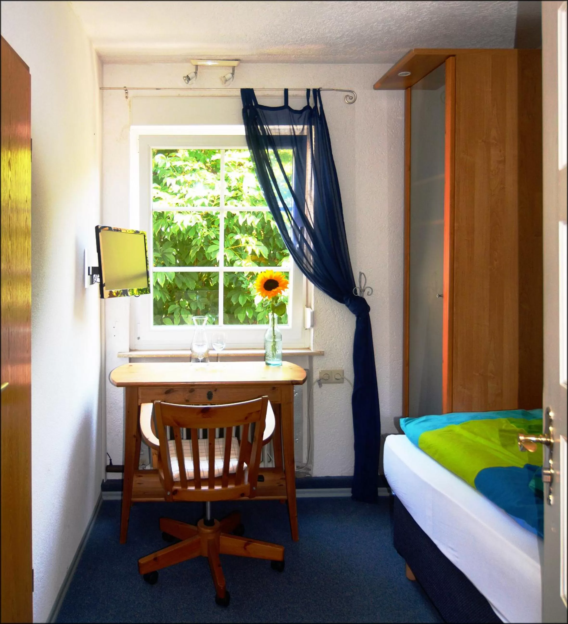 Photo of the whole room, Bed in Hotel Herberge zur Traube