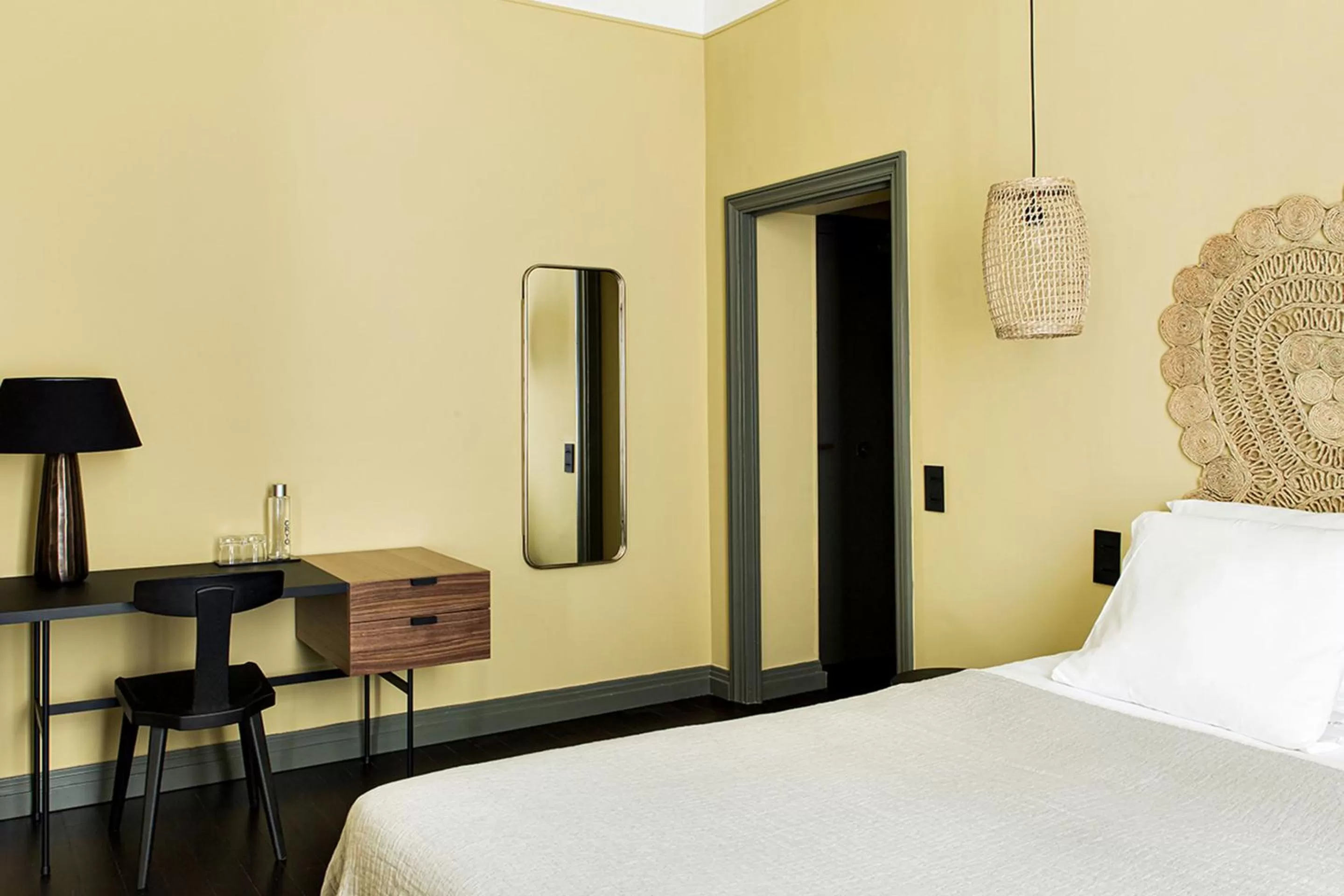 Photo of the whole room, Bed in New Hotel Le Quai - Vieux Port